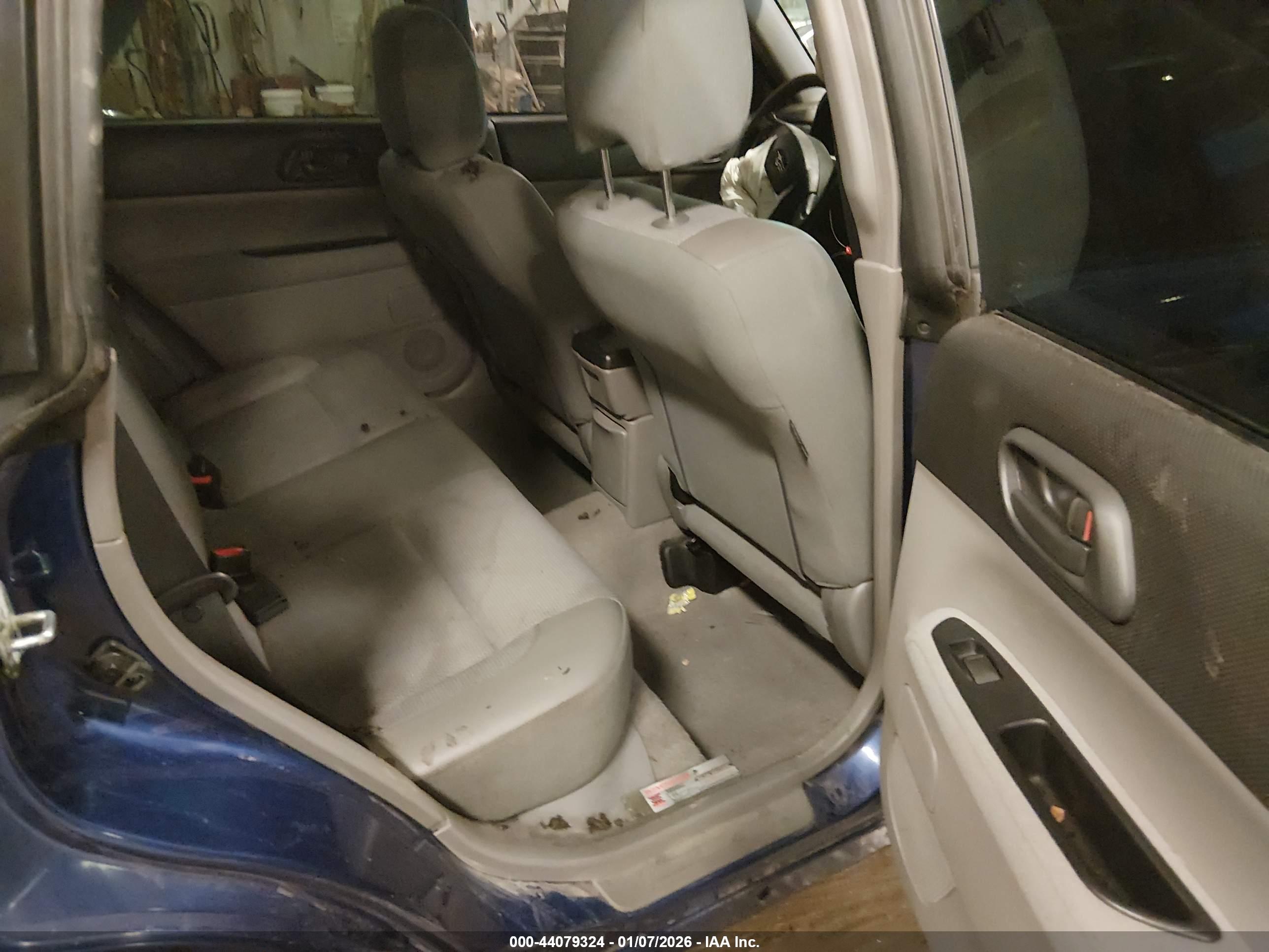 SUBARU FORESTER image 8