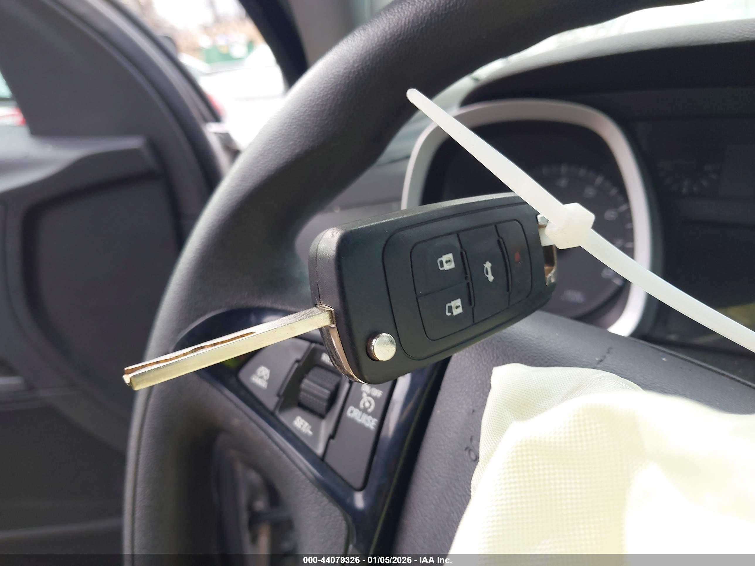 CHEVROLET EQUINOX image 11