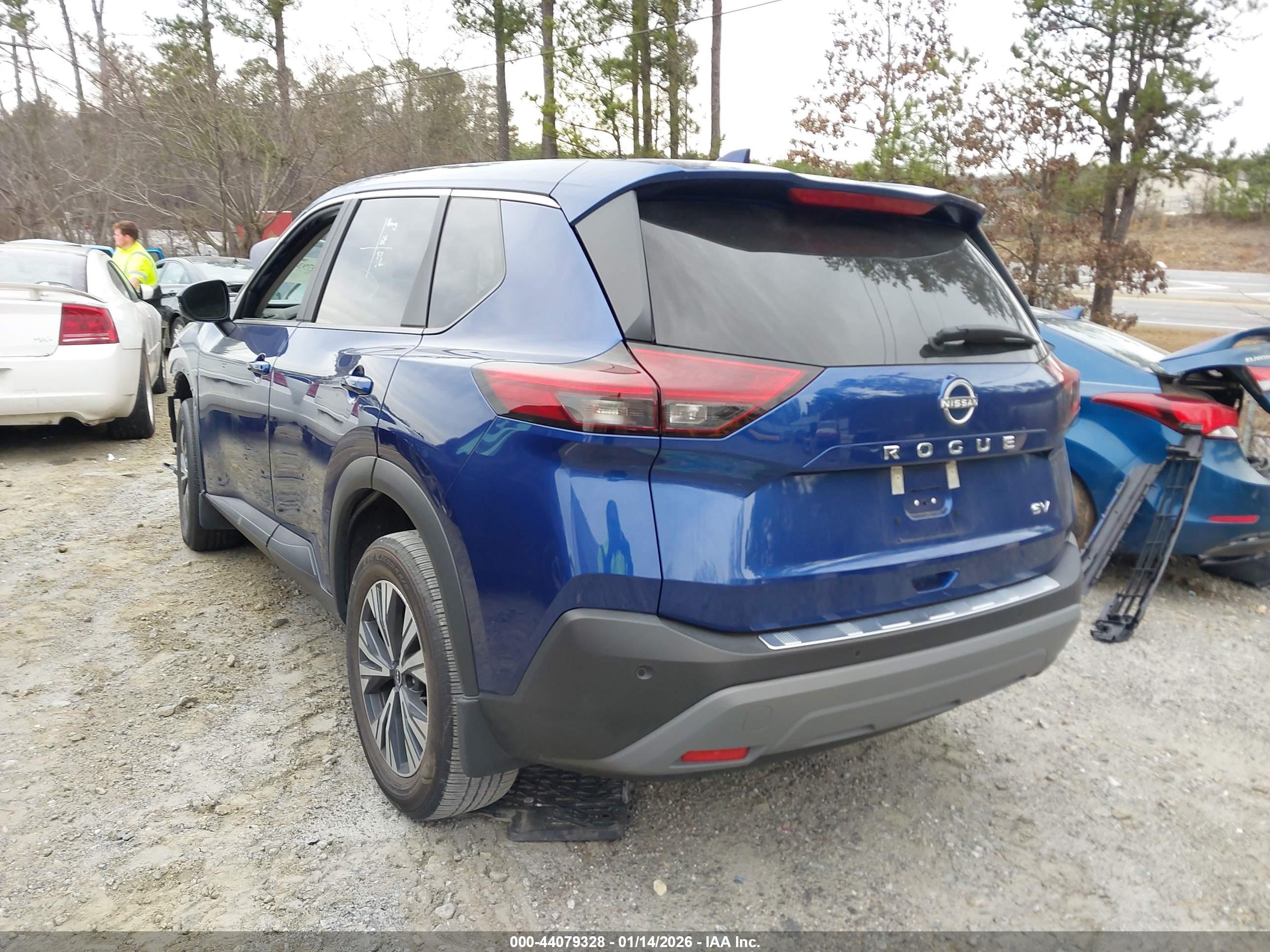 NISSAN ROGUE image 3