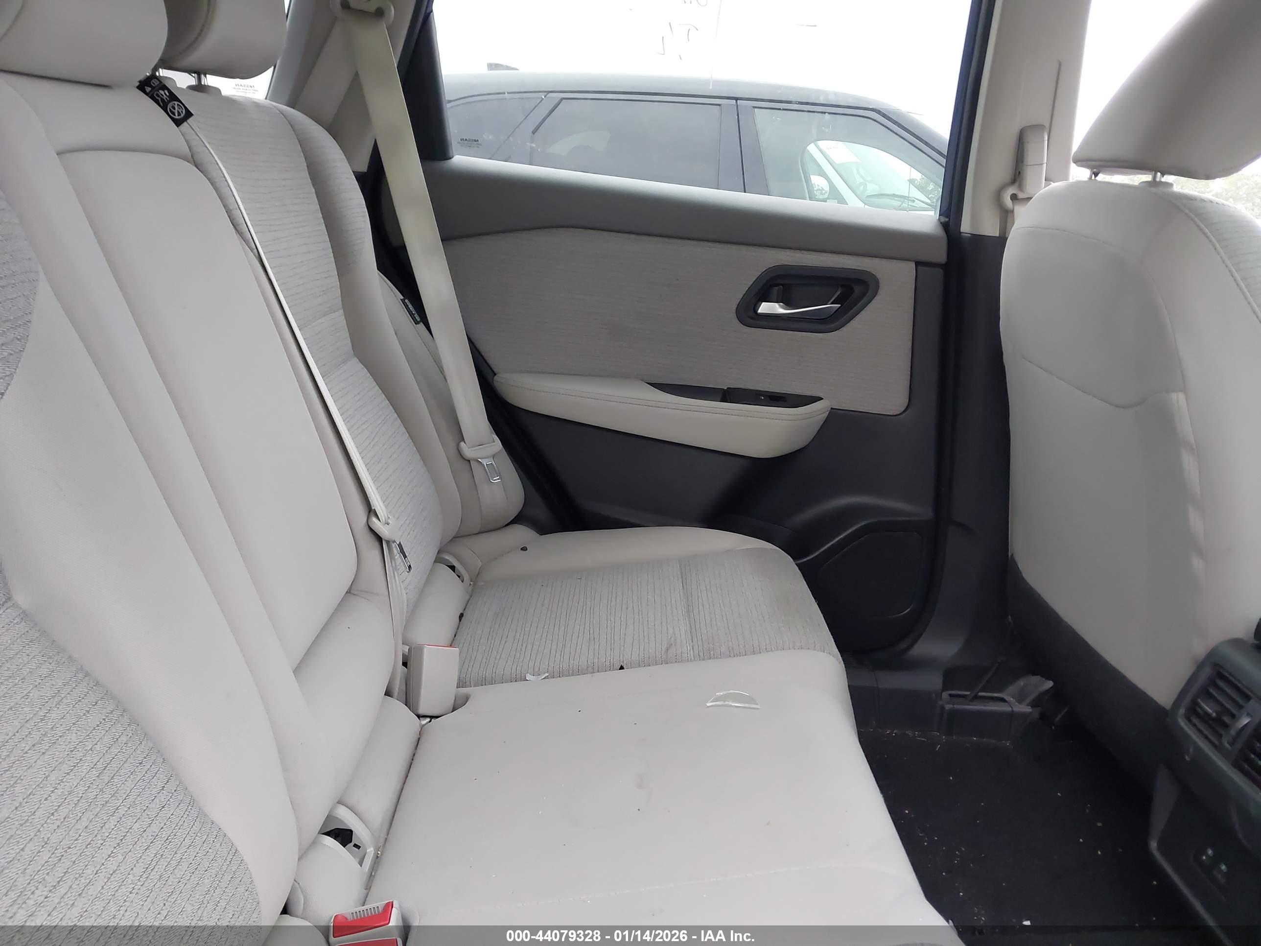 NISSAN ROGUE image 8