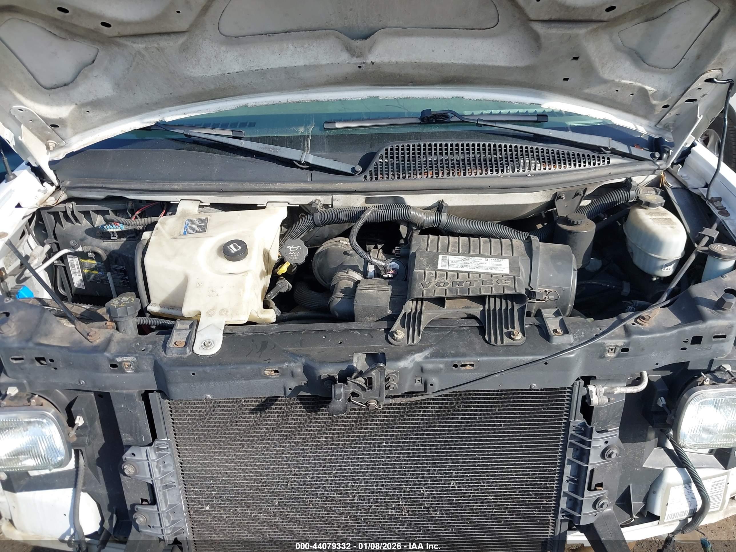 CHEVROLET EXPRESS image 10