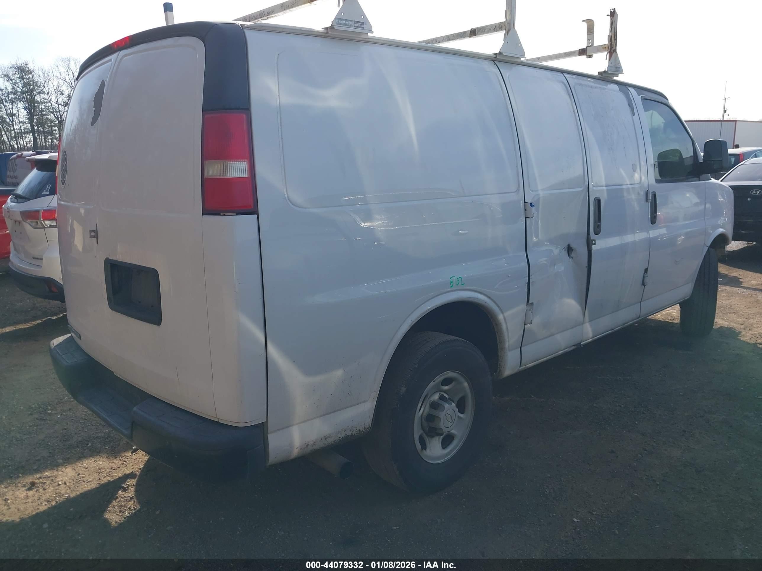 CHEVROLET EXPRESS image 4