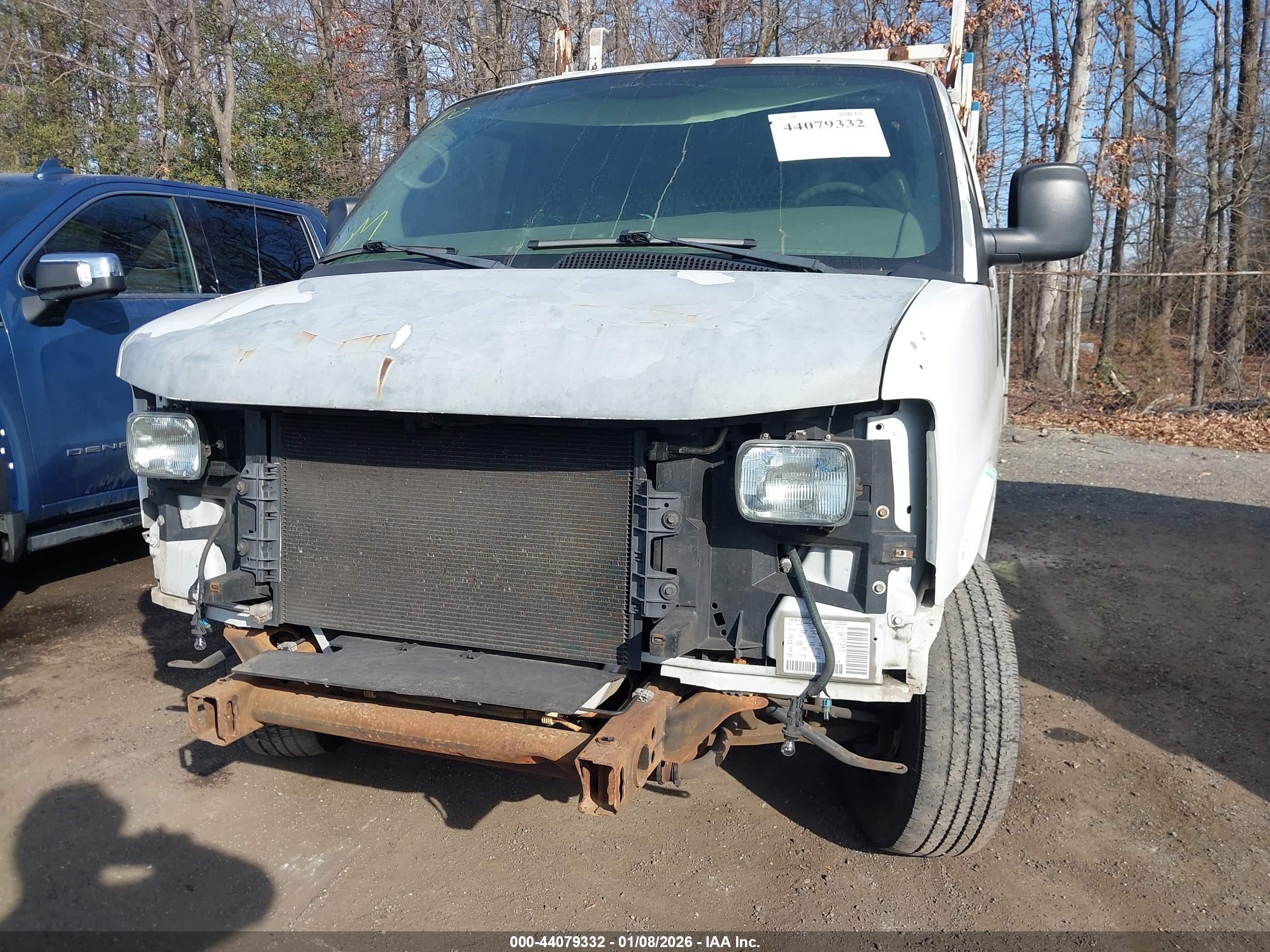 CHEVROLET EXPRESS image 6