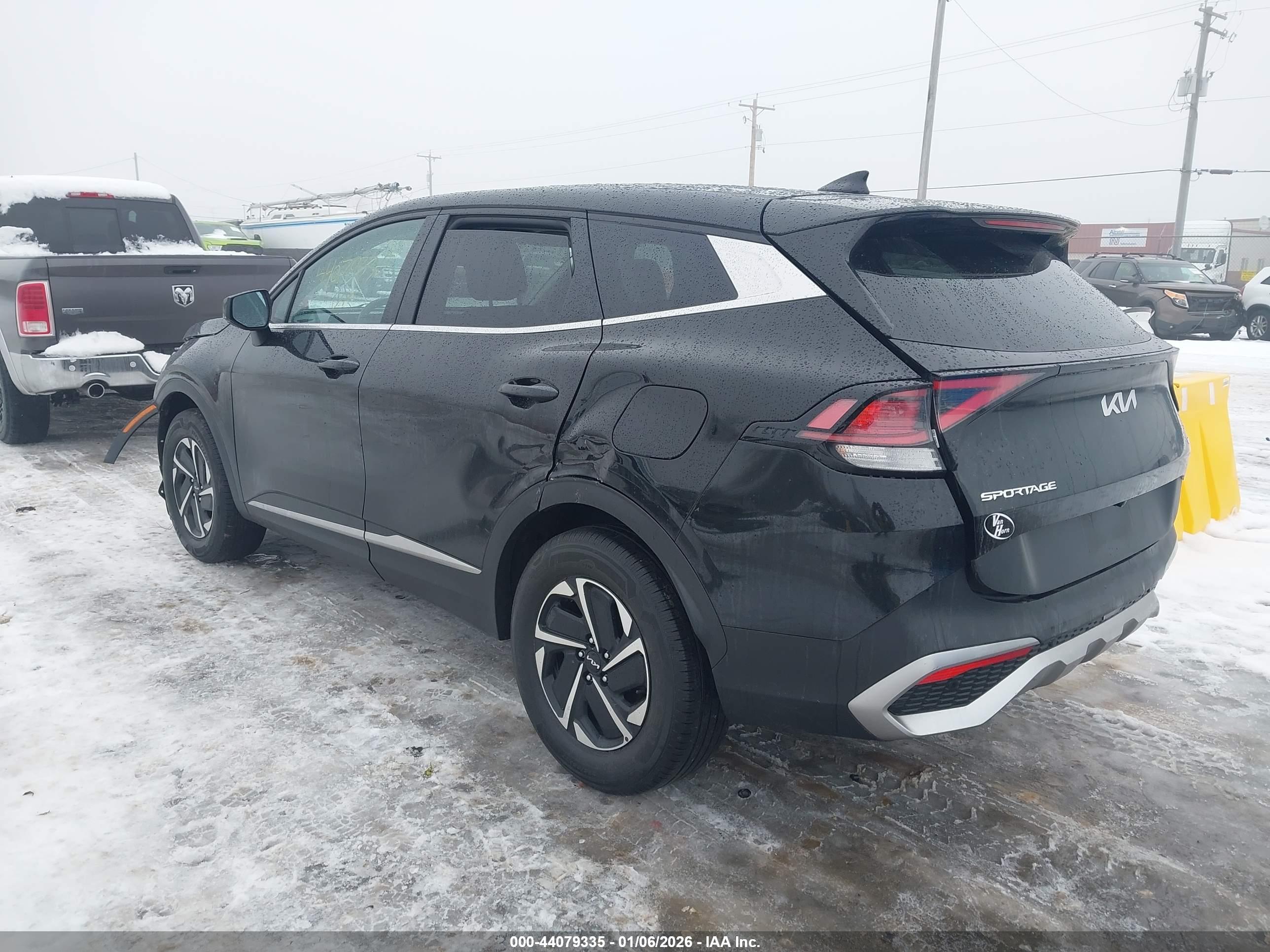 KIA SPORTAGE image 3