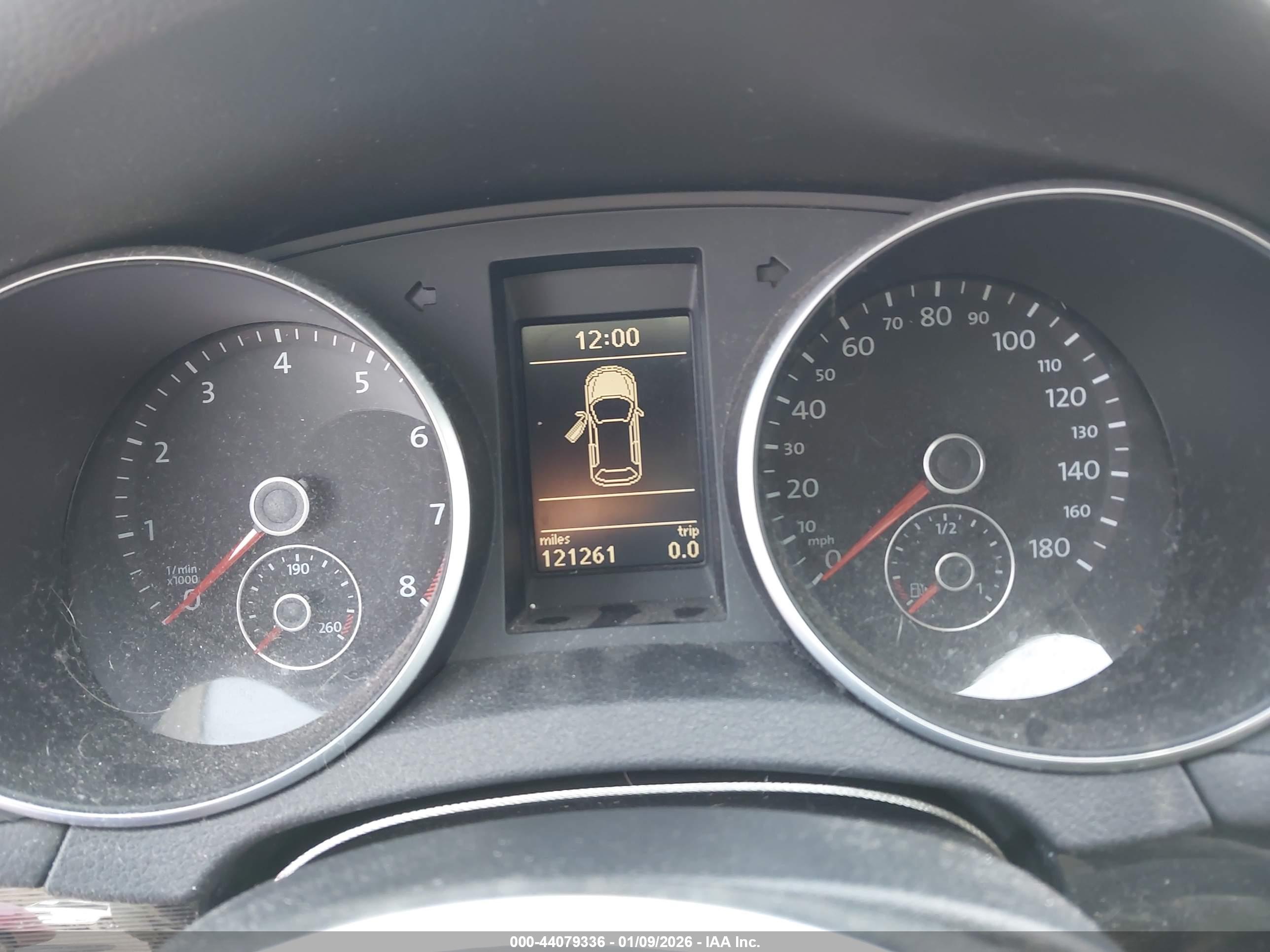 VOLKSWAGEN GTI image 7