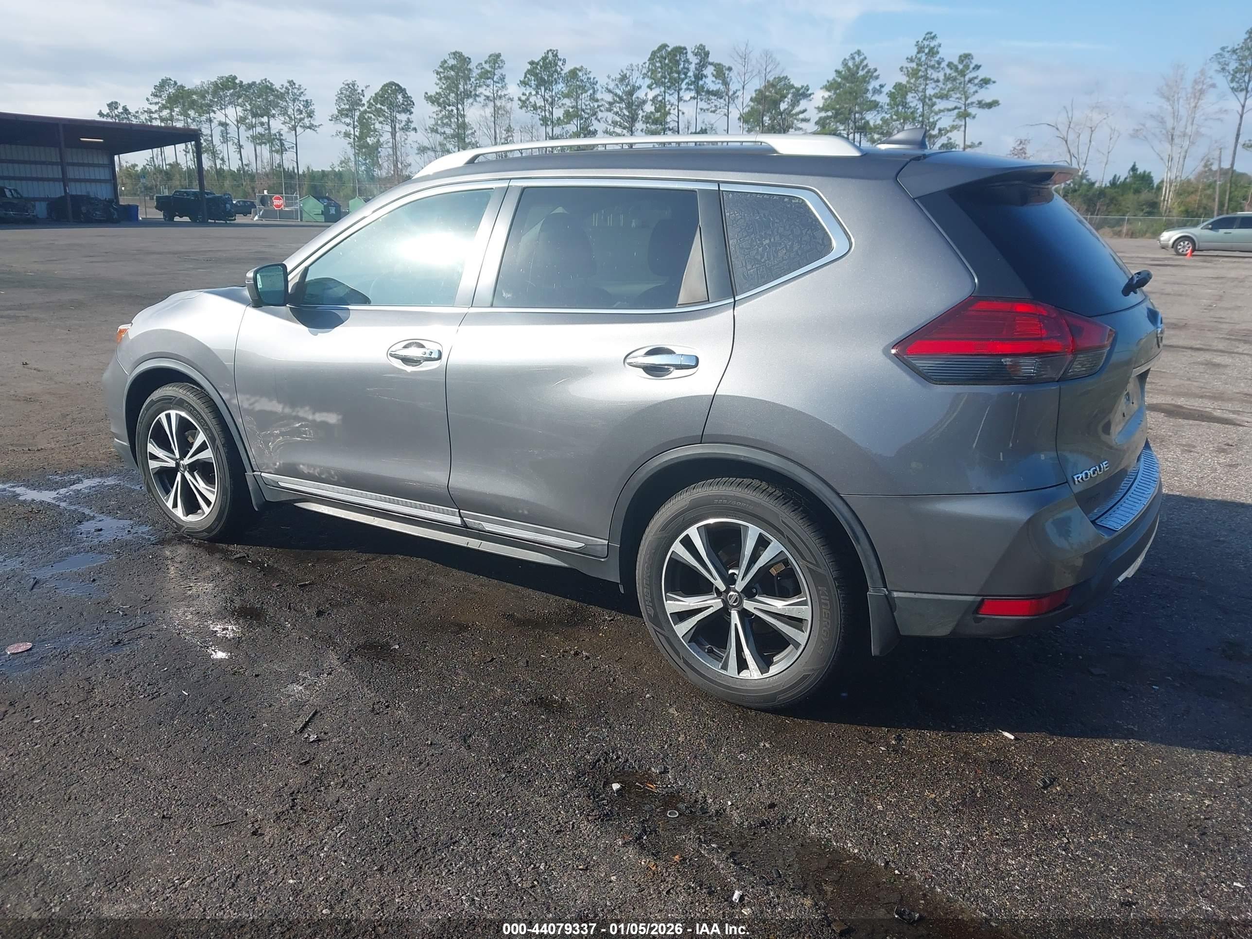 NISSAN ROGUE image 3