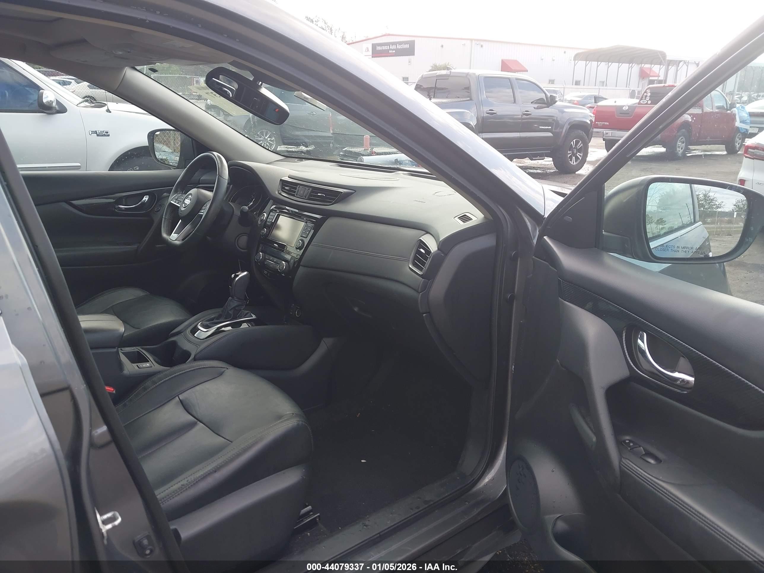 NISSAN ROGUE image 5