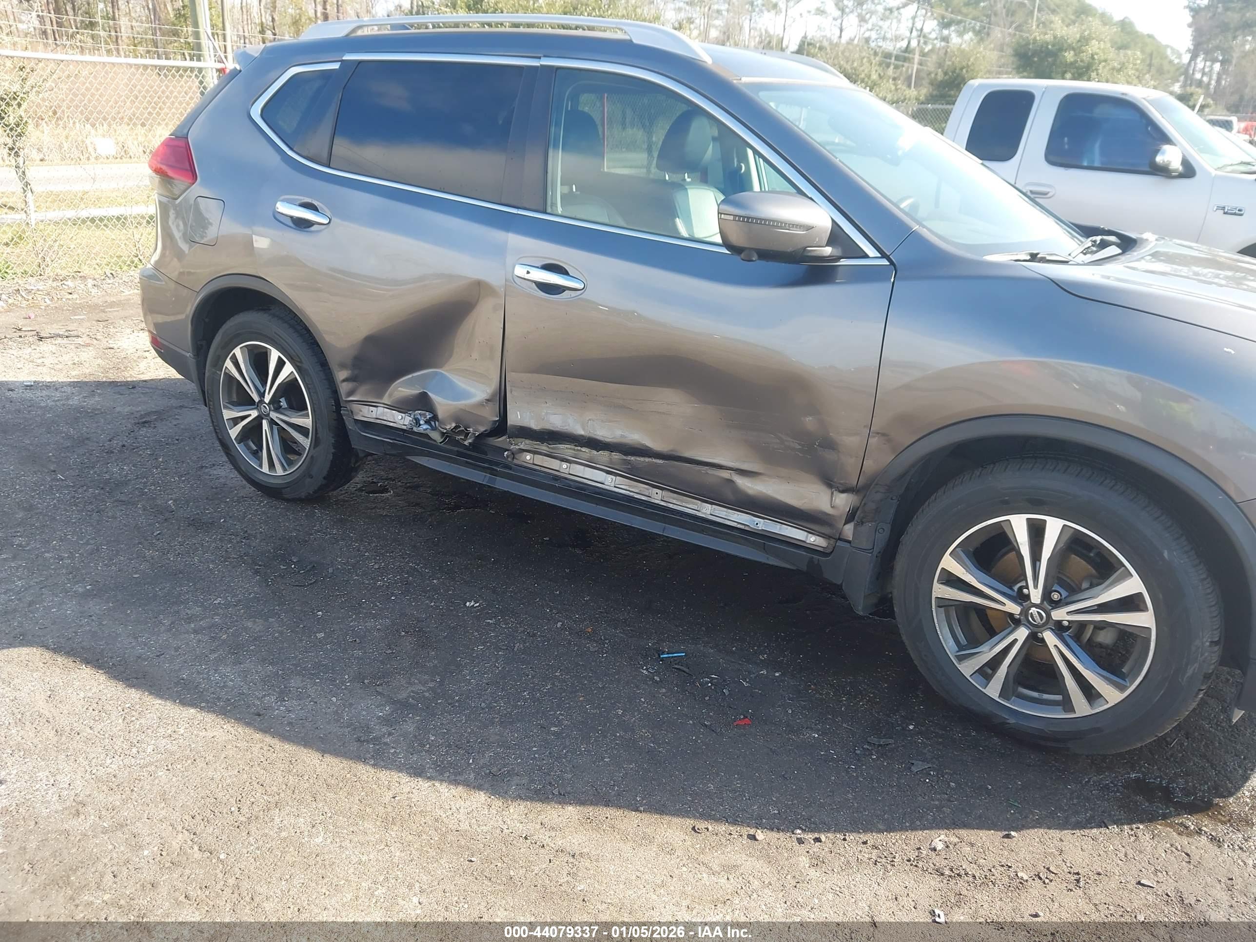 NISSAN ROGUE image 6