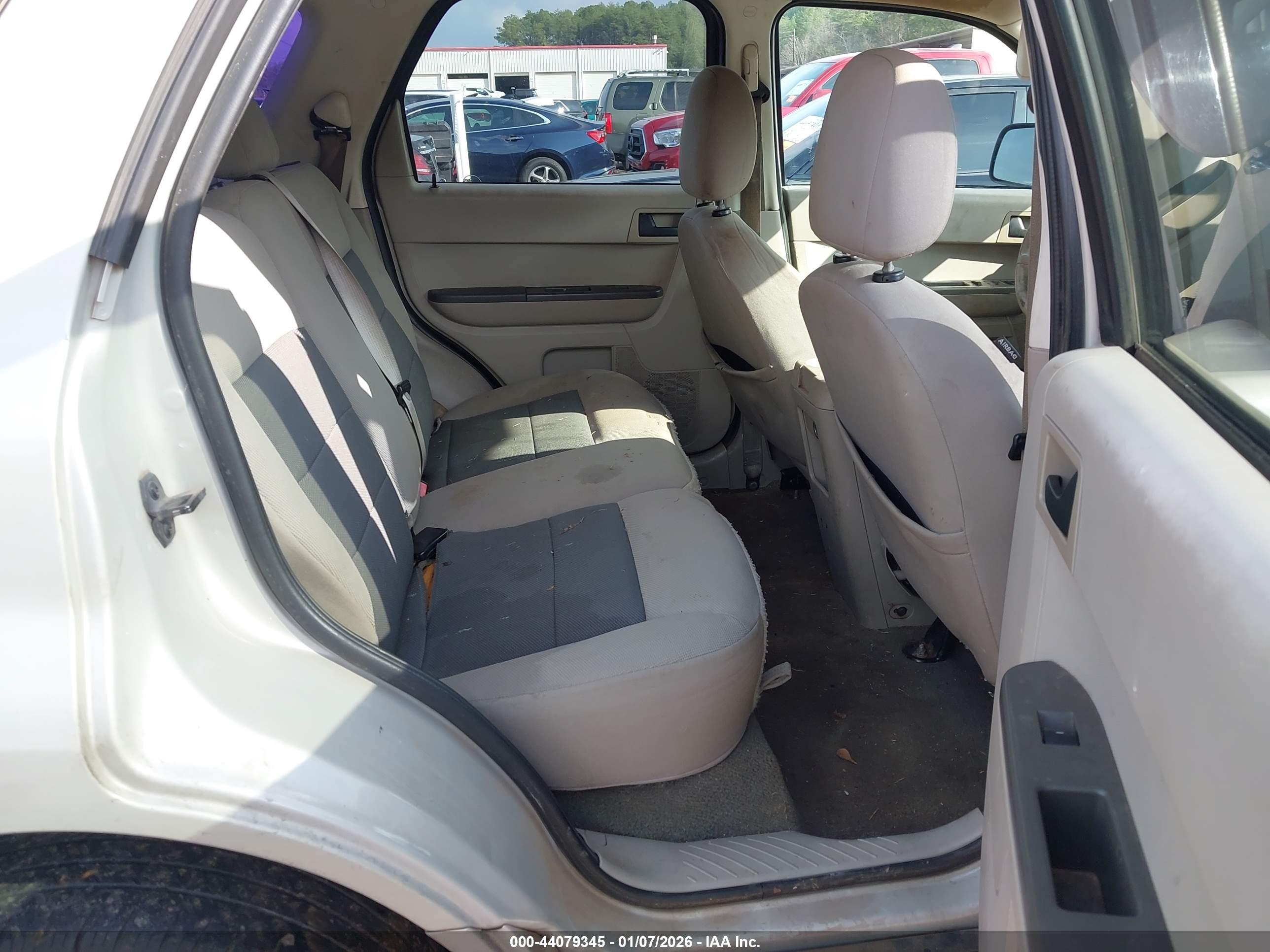 FORD ESCAPE image 8