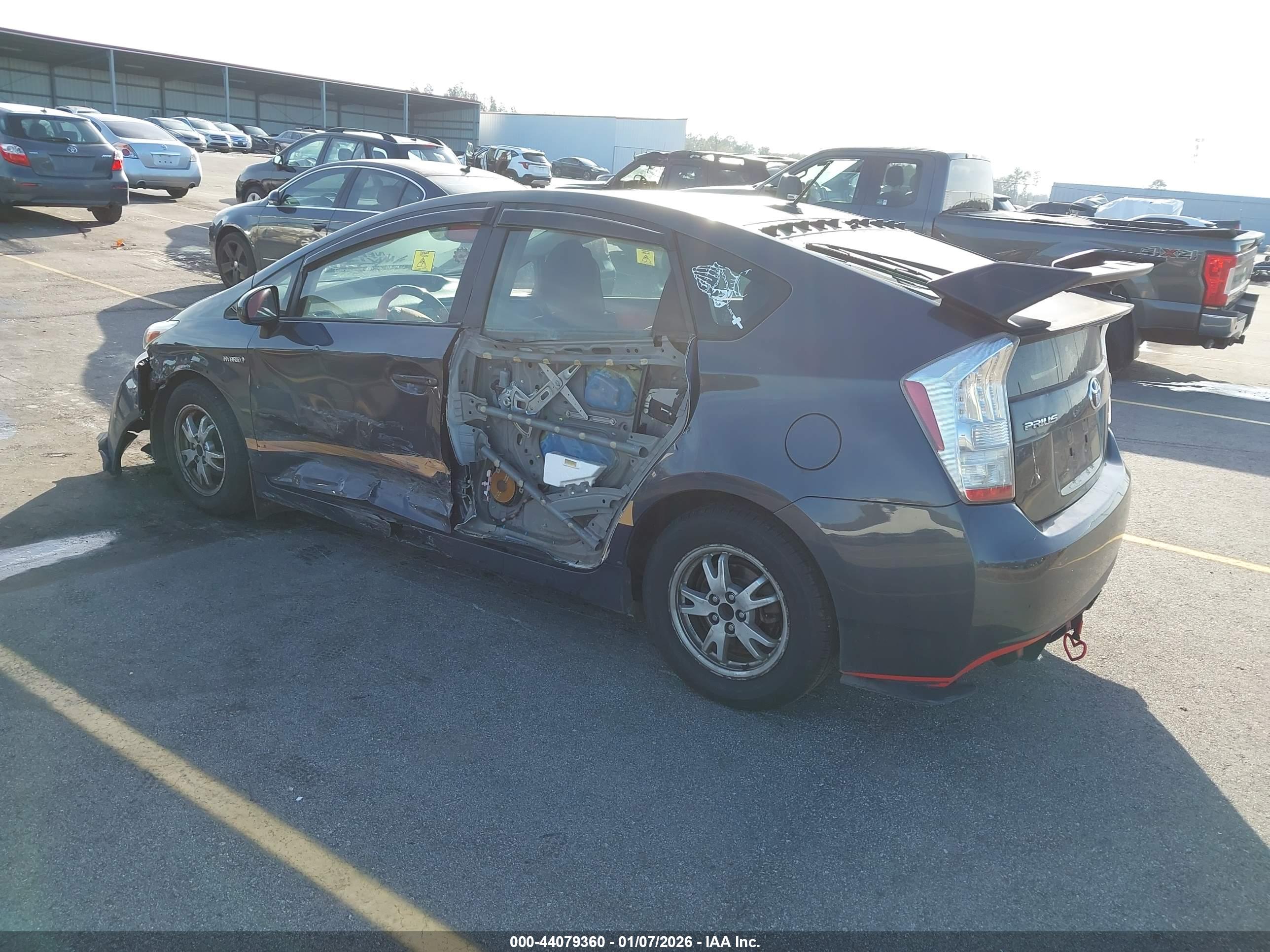 TOYOTA PRIUS image 3