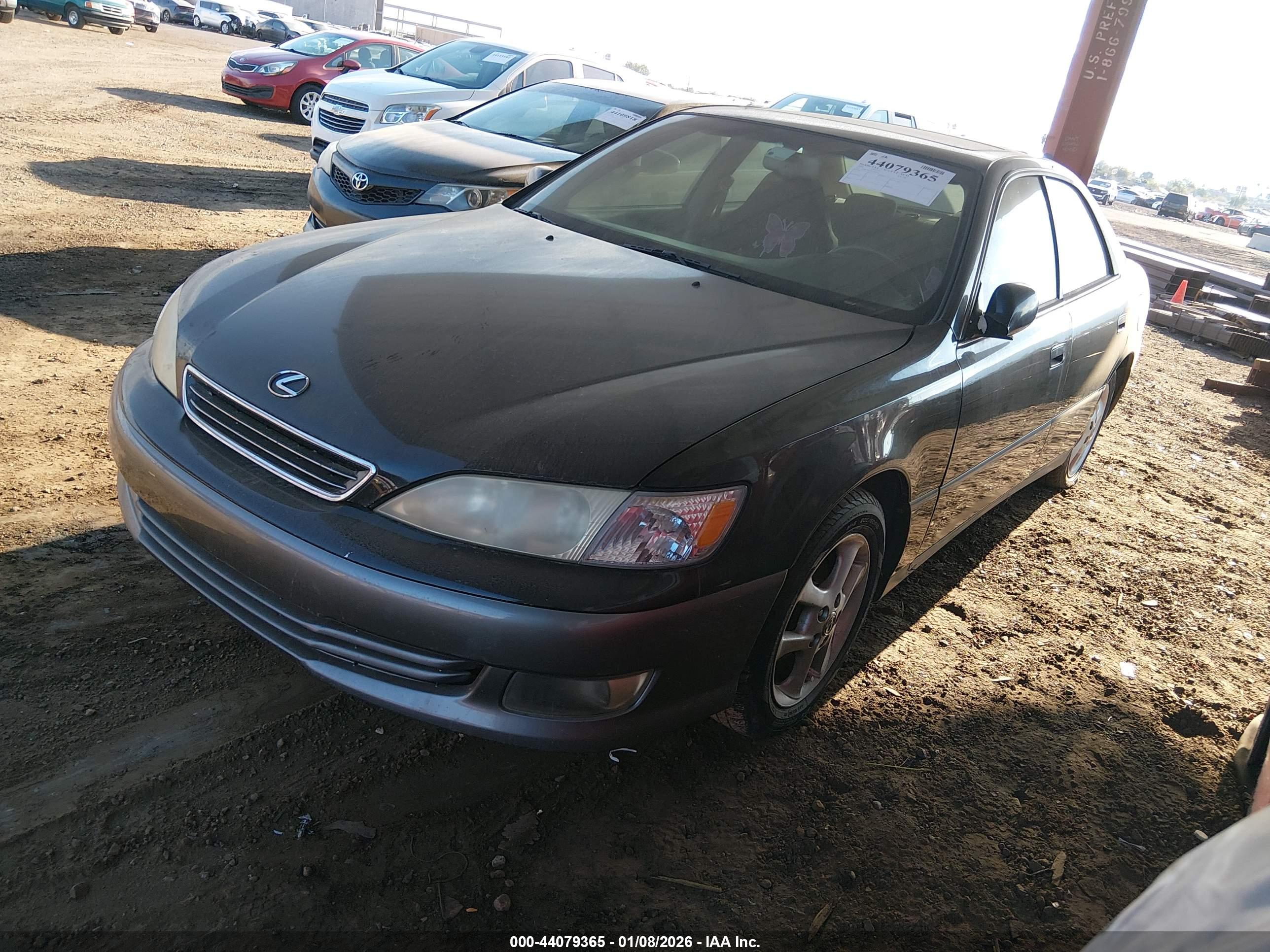 LEXUS ES image 2