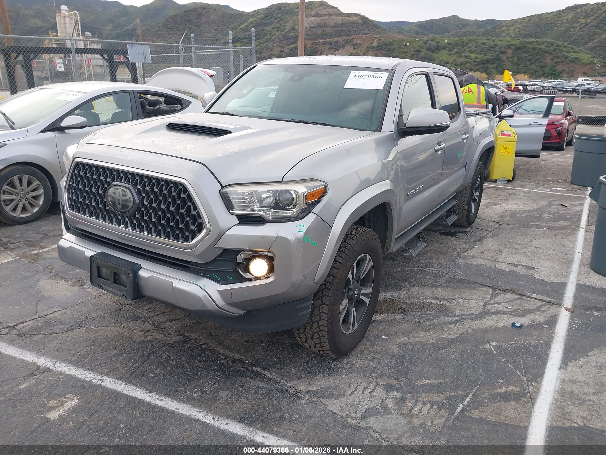 TOYOTA TACOMA image 2