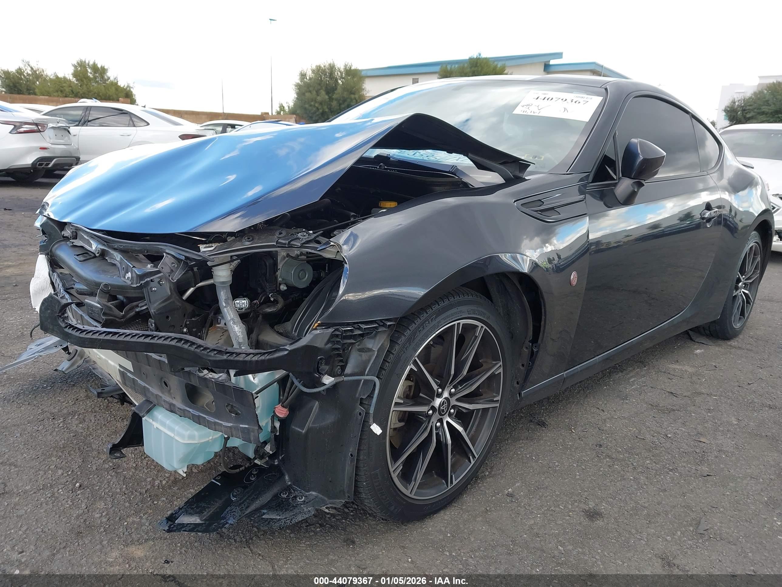 TOYOTA 86 image 2