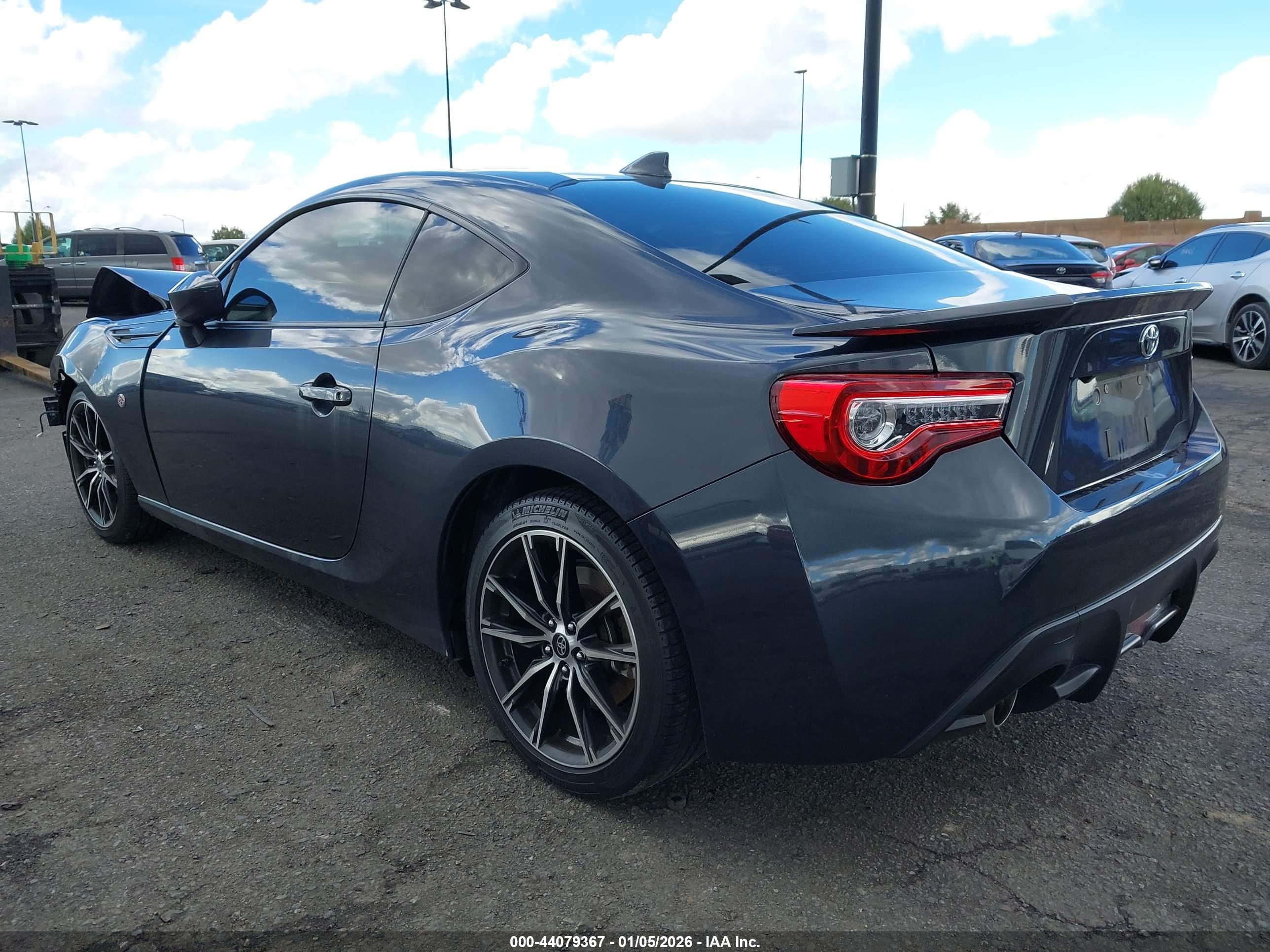 TOYOTA 86 image 3