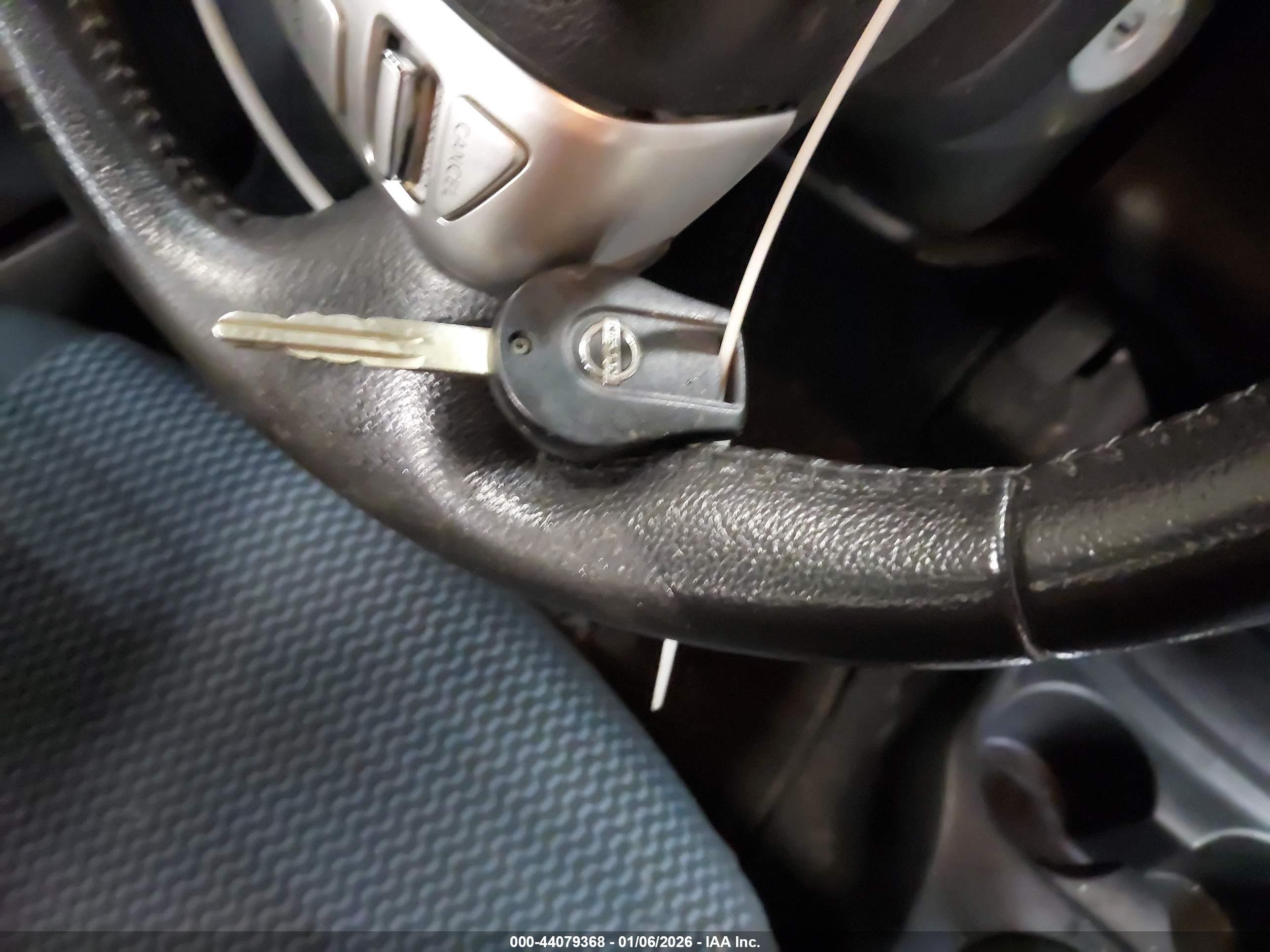 NISSAN VERSA image 11