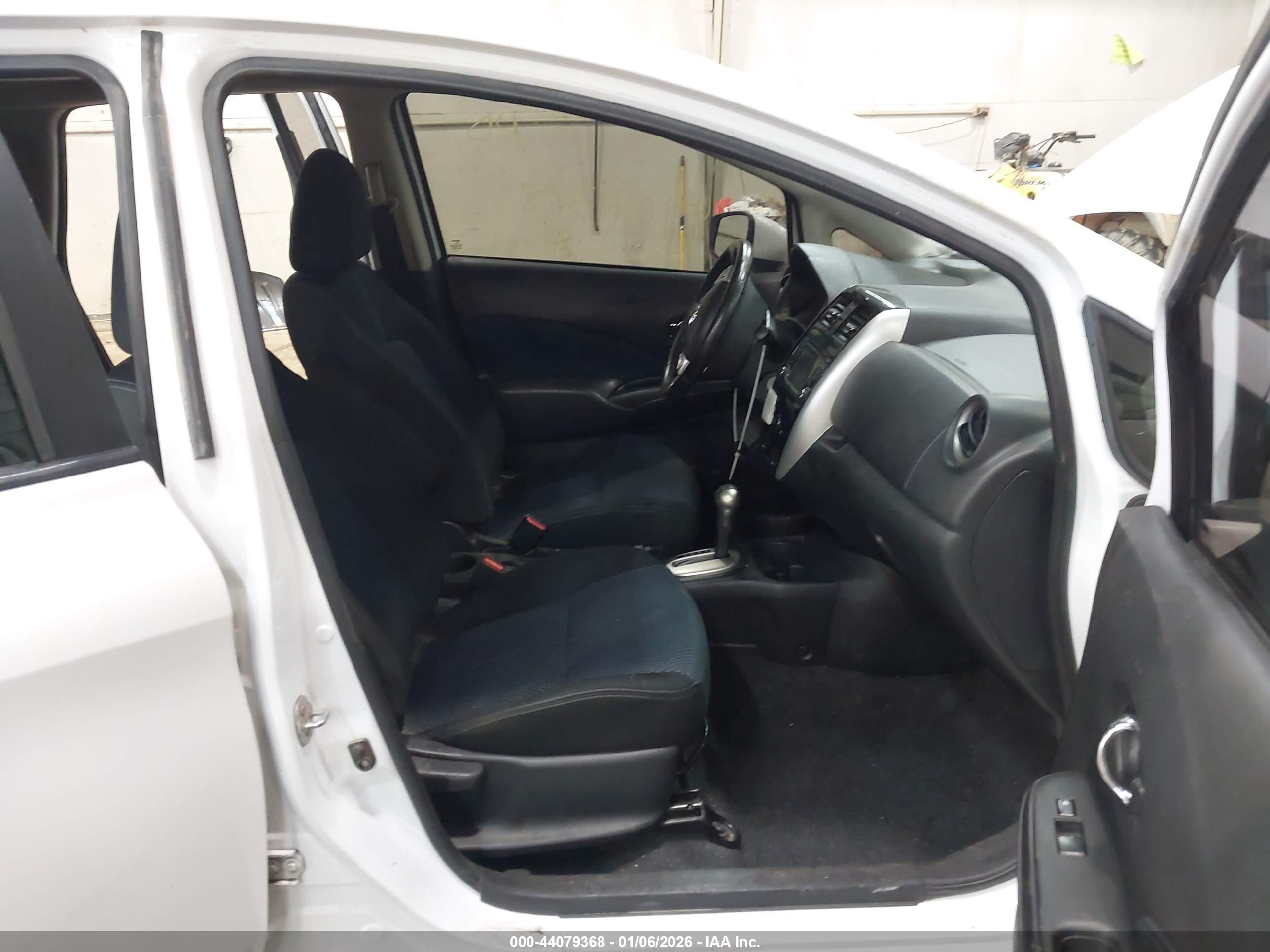 NISSAN VERSA image 5