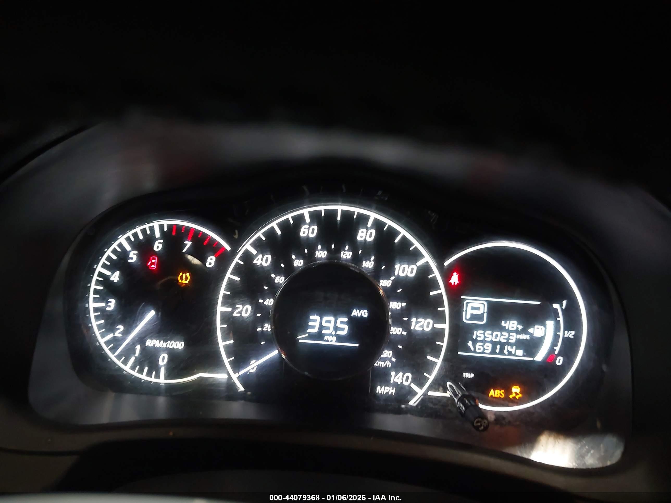 NISSAN VERSA image 7