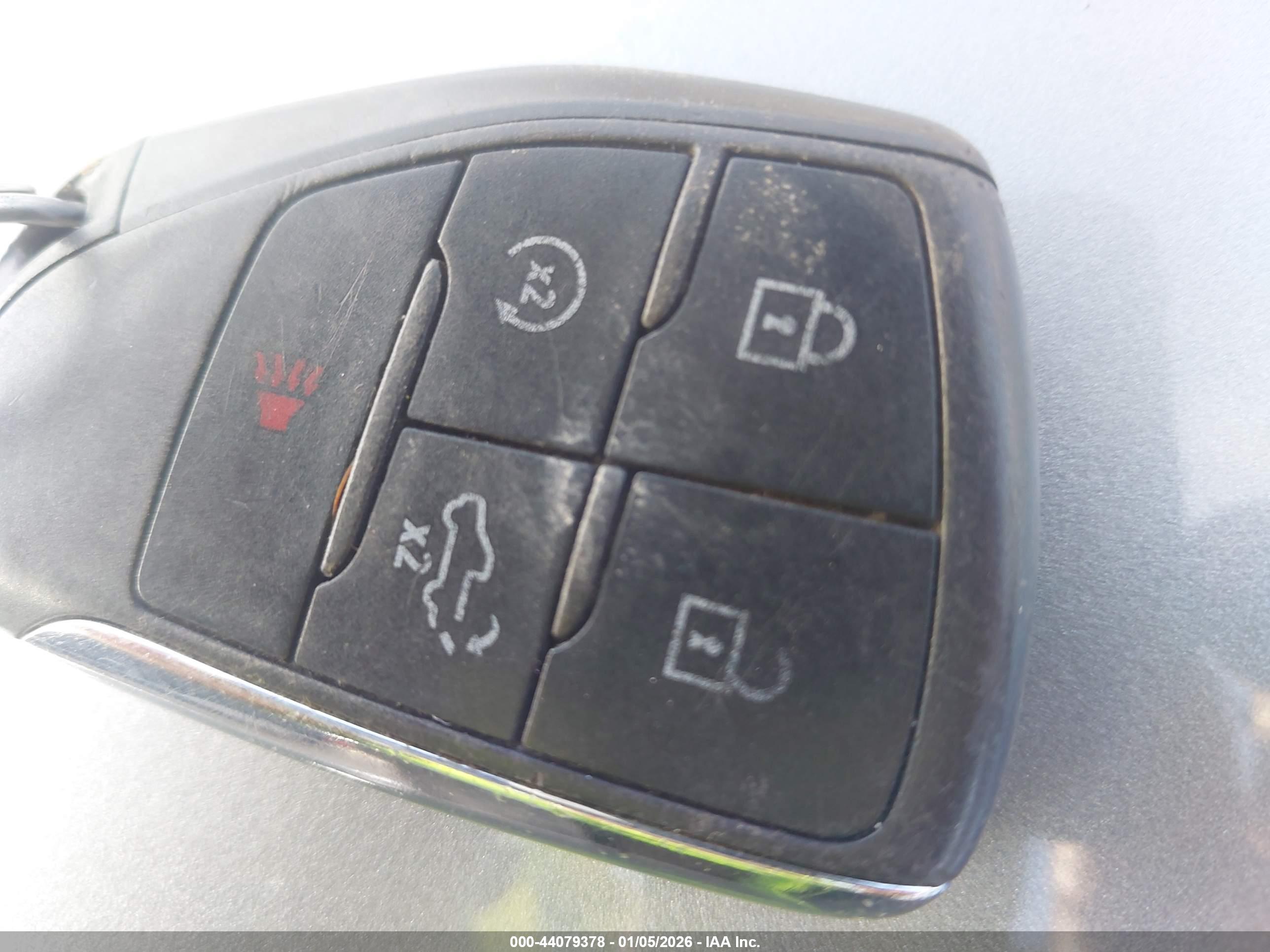 CHEVROLET SILVERADO image 11