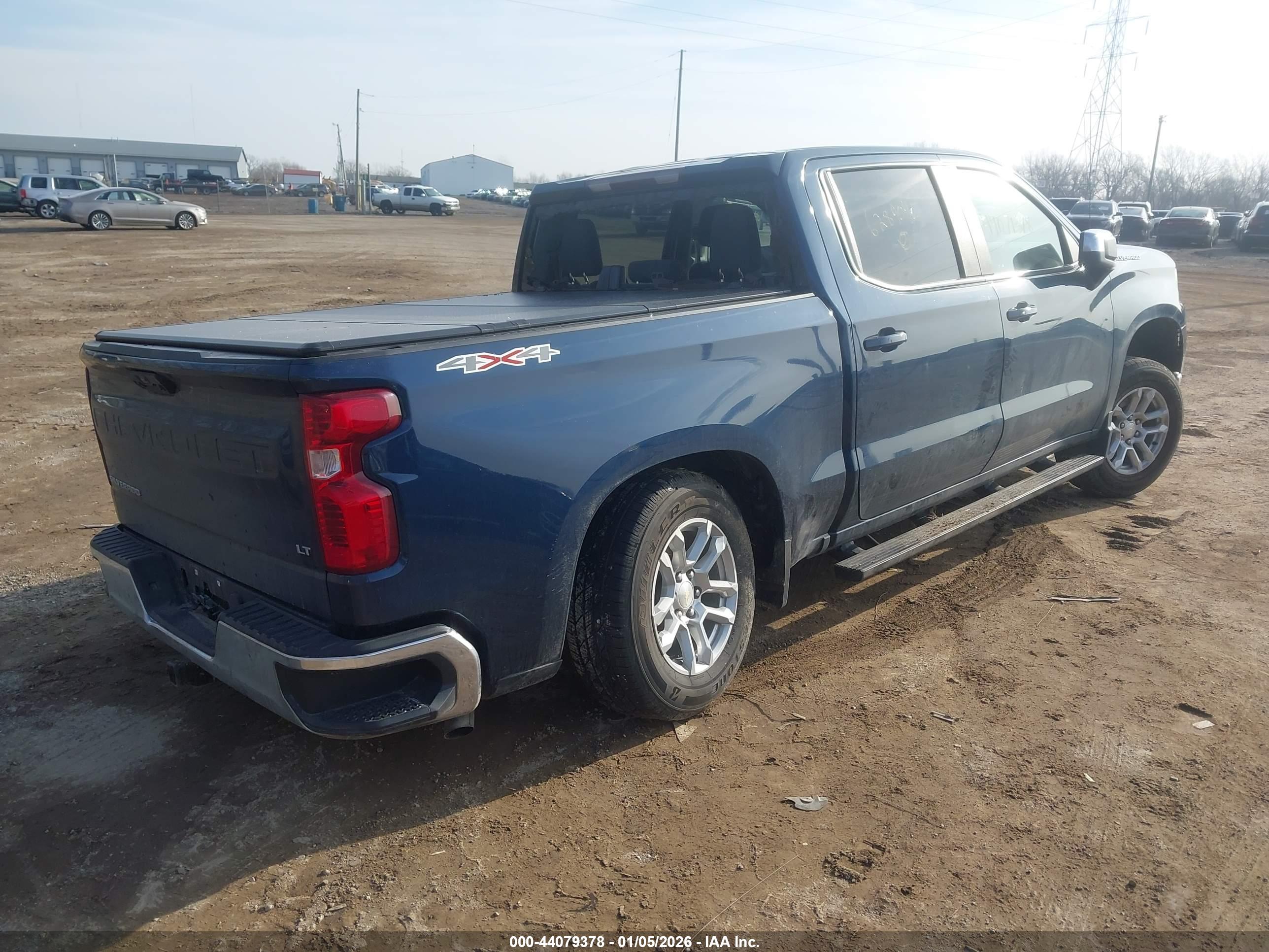 CHEVROLET SILVERADO image 4