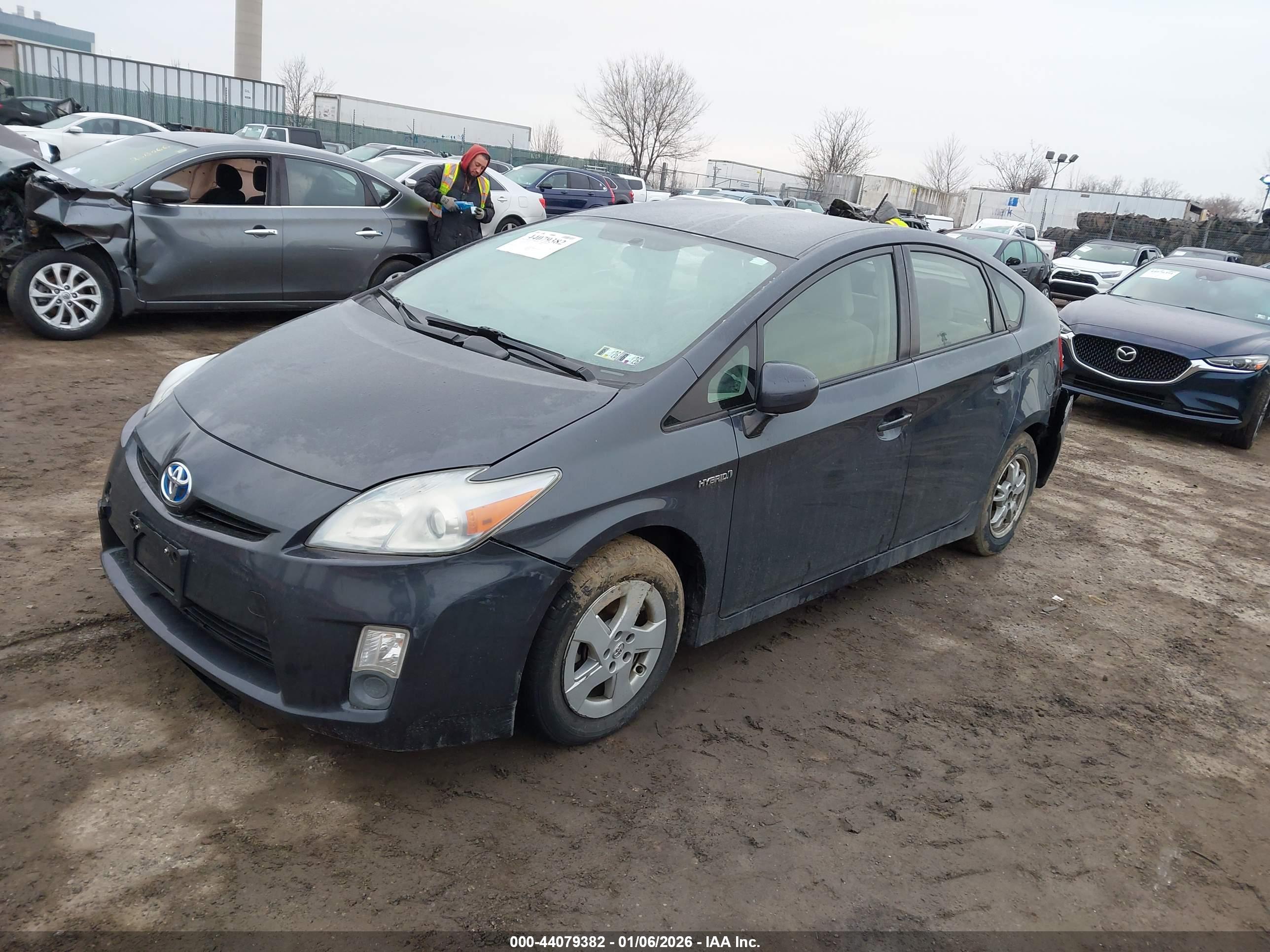 TOYOTA PRIUS image 2