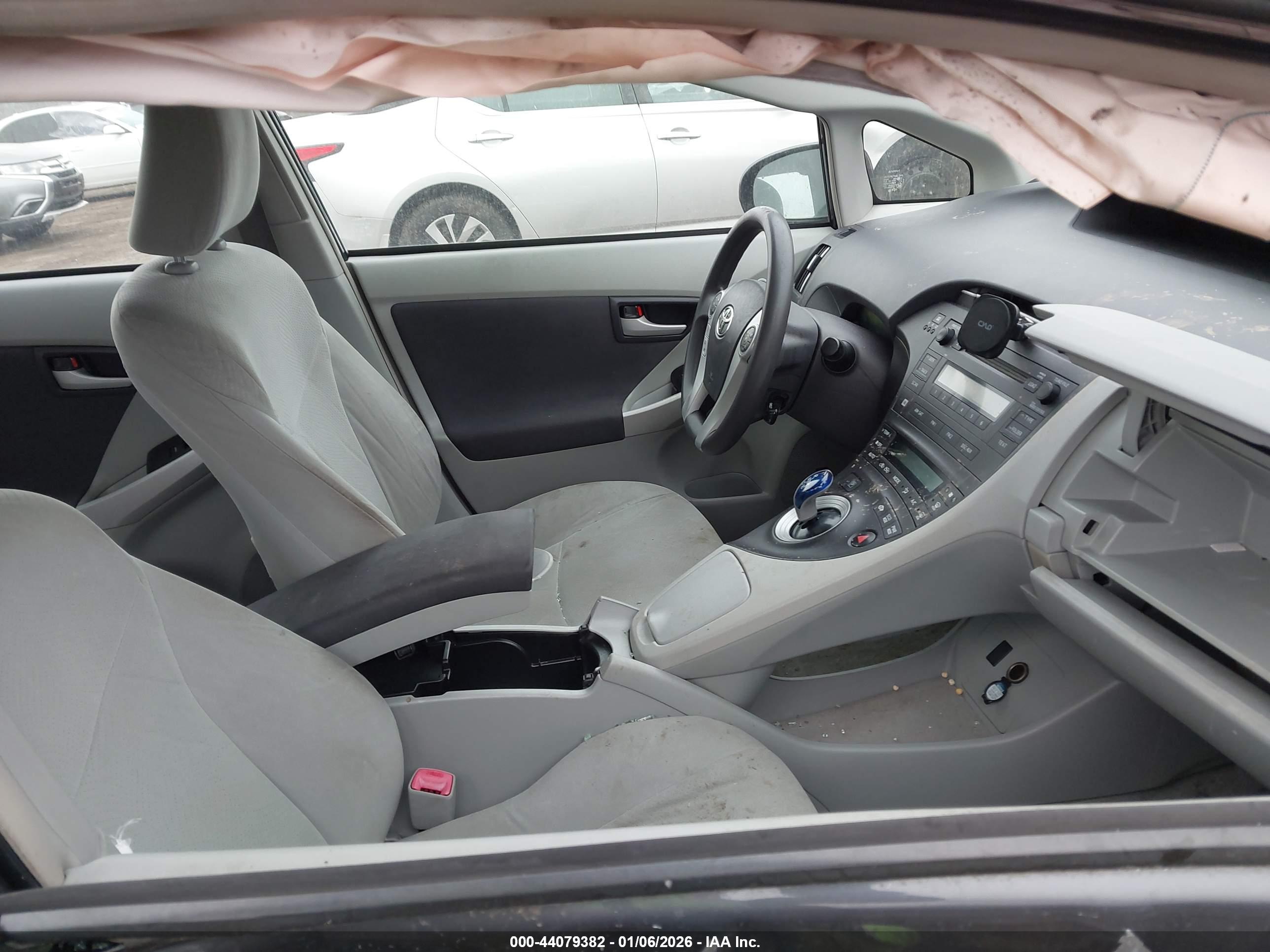 TOYOTA PRIUS image 5