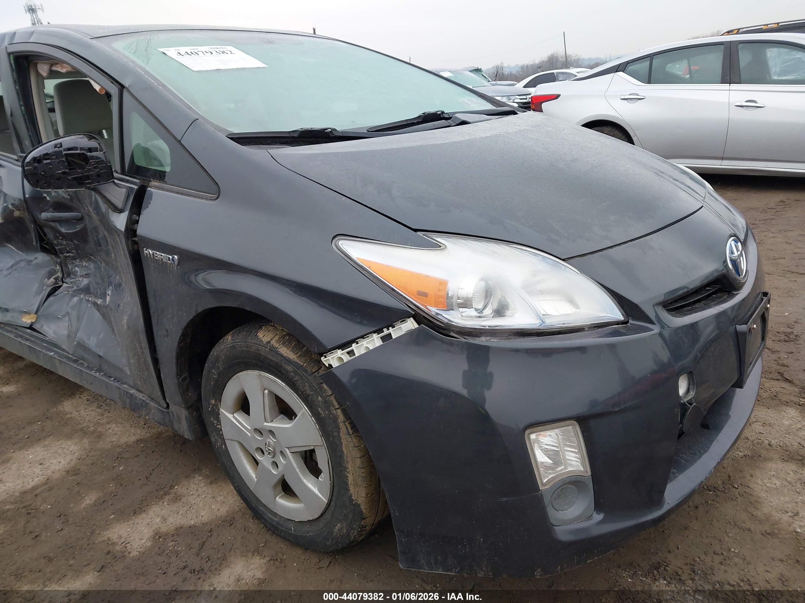TOYOTA PRIUS image 6