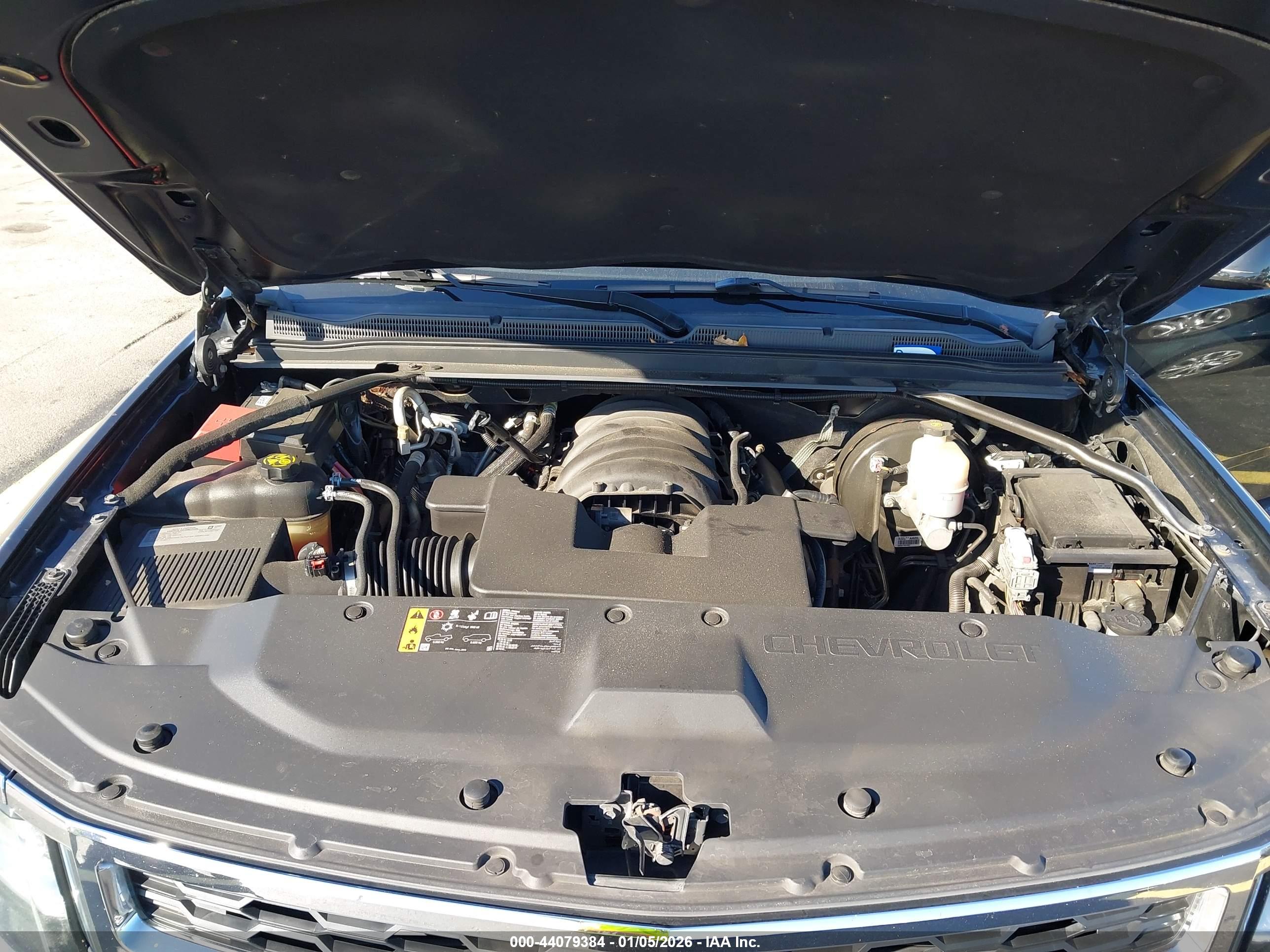 CHEVROLET SUBURBAN image 10
