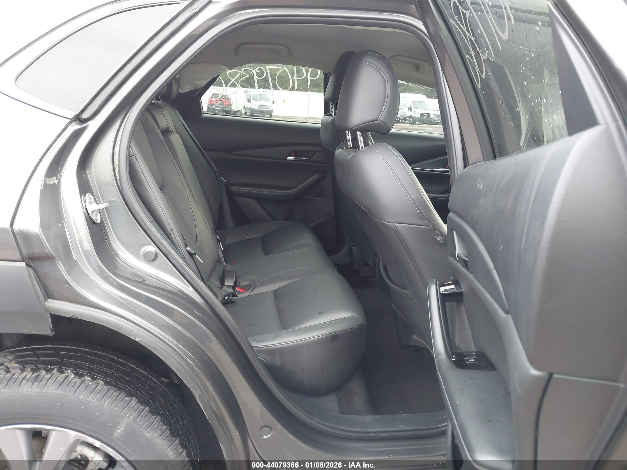 MAZDA CX-30 image 8