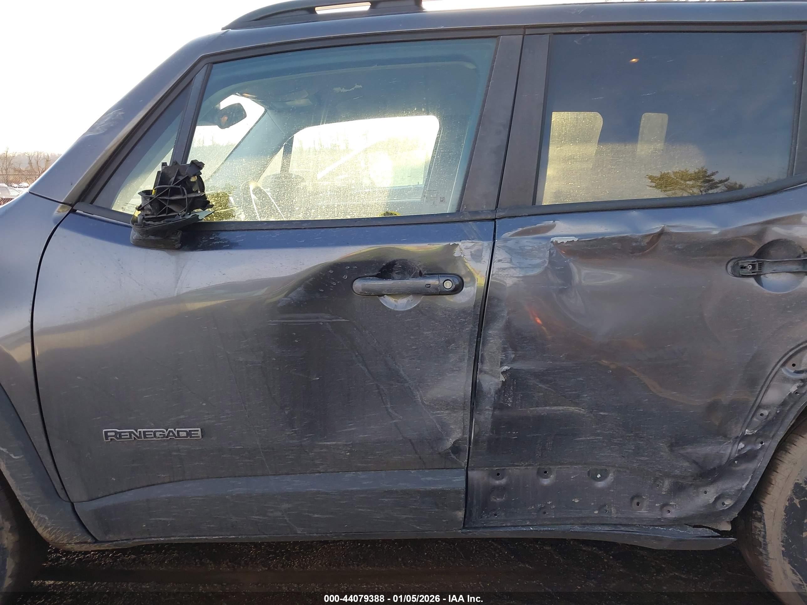 JEEP RENEGADE image 6