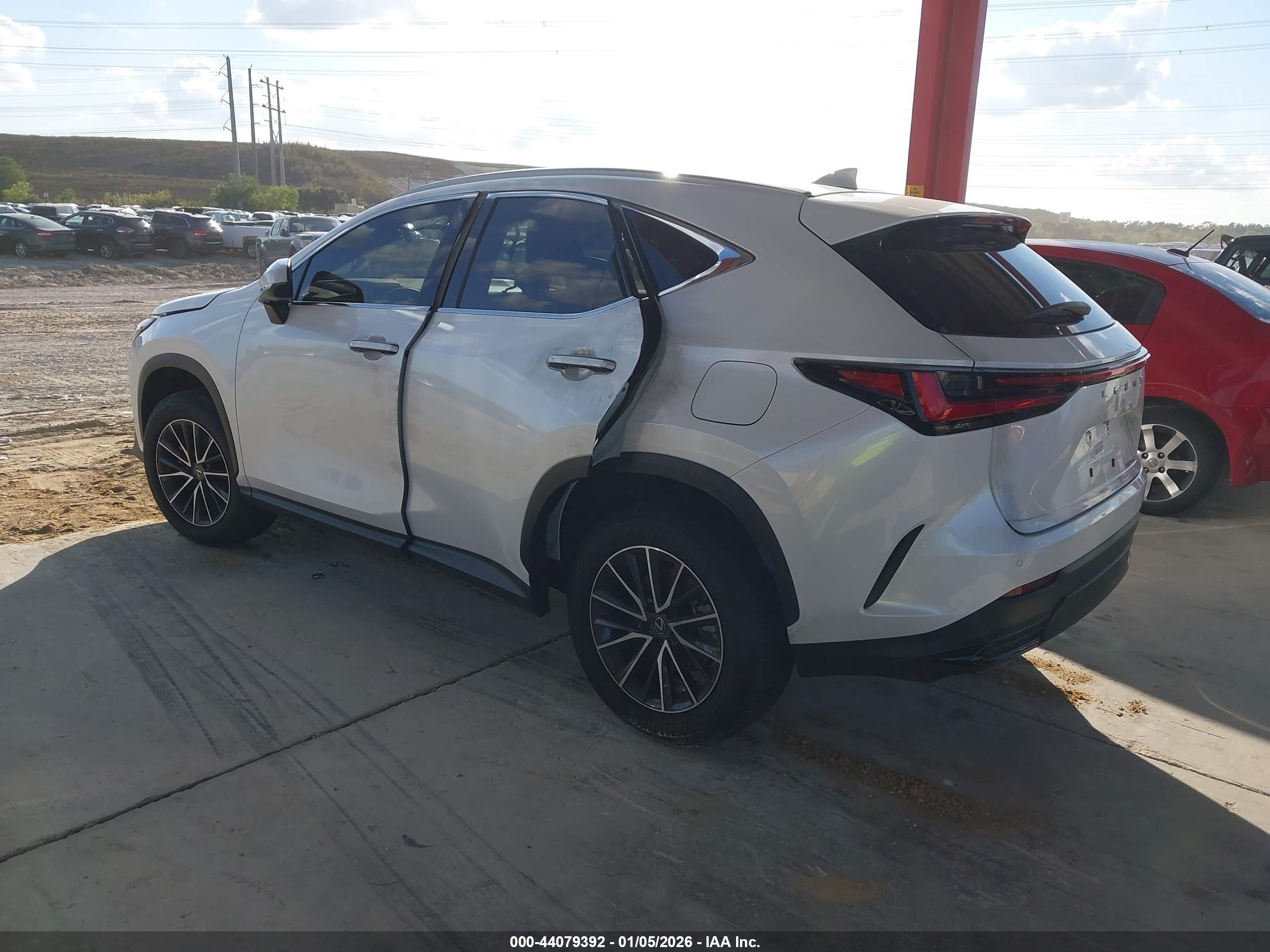 LEXUS NX image 3