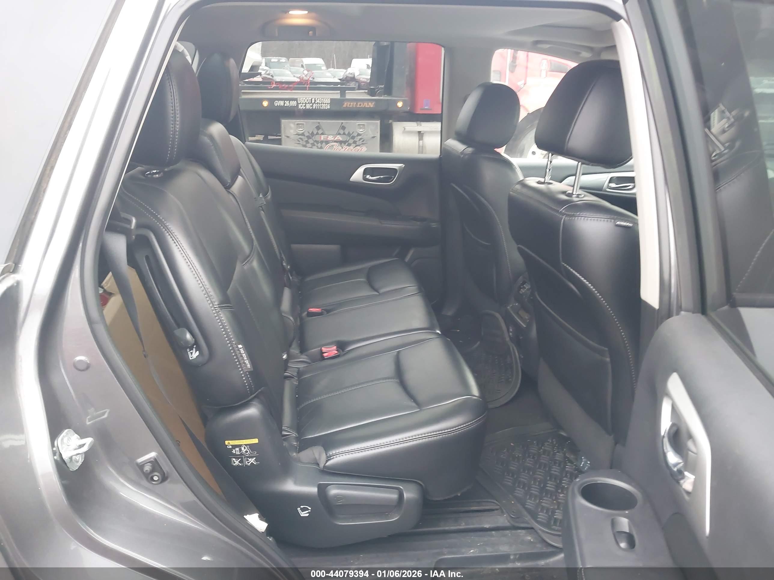 NISSAN PATHFINDER image 8