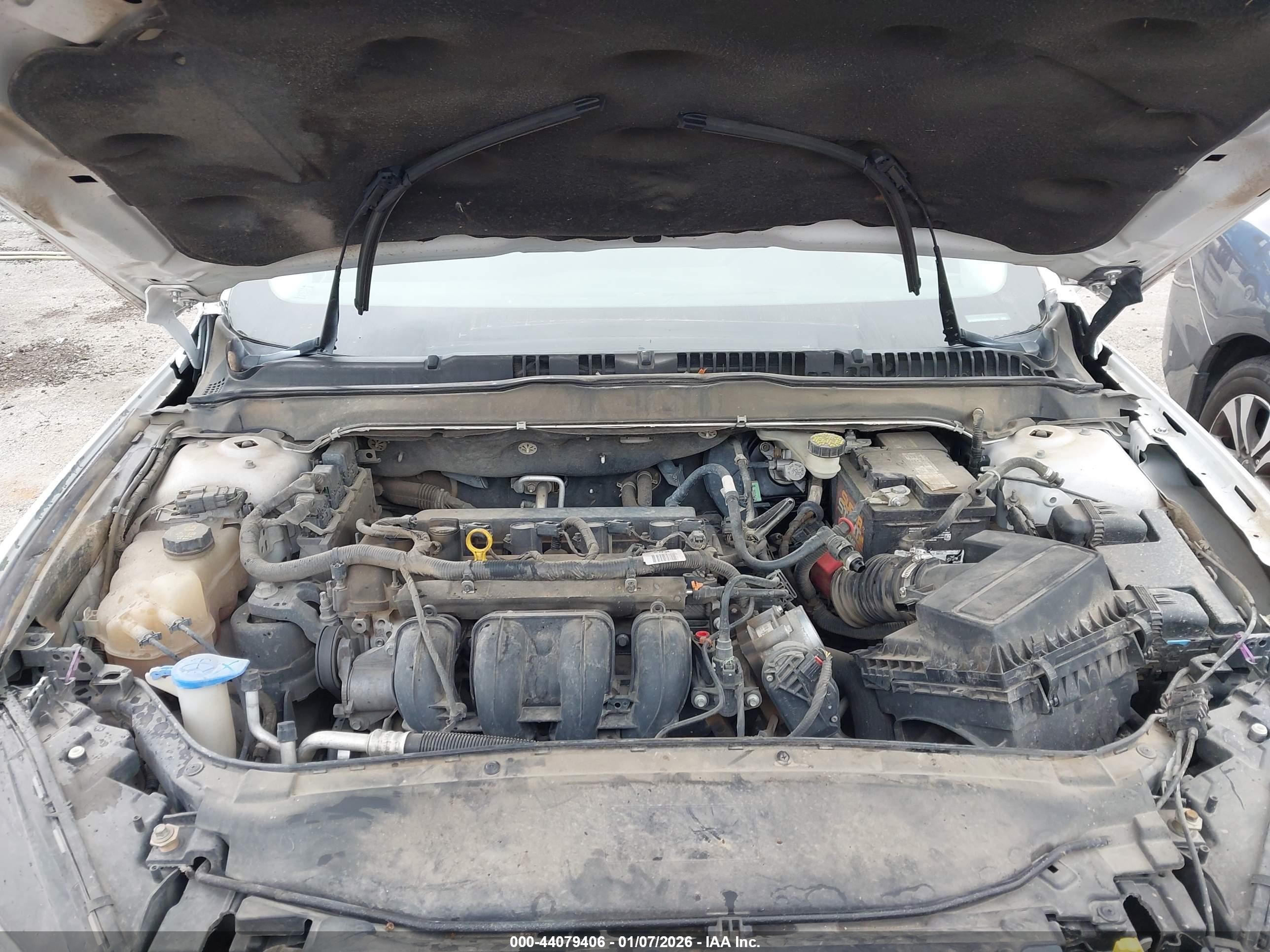 FORD FUSION image 10