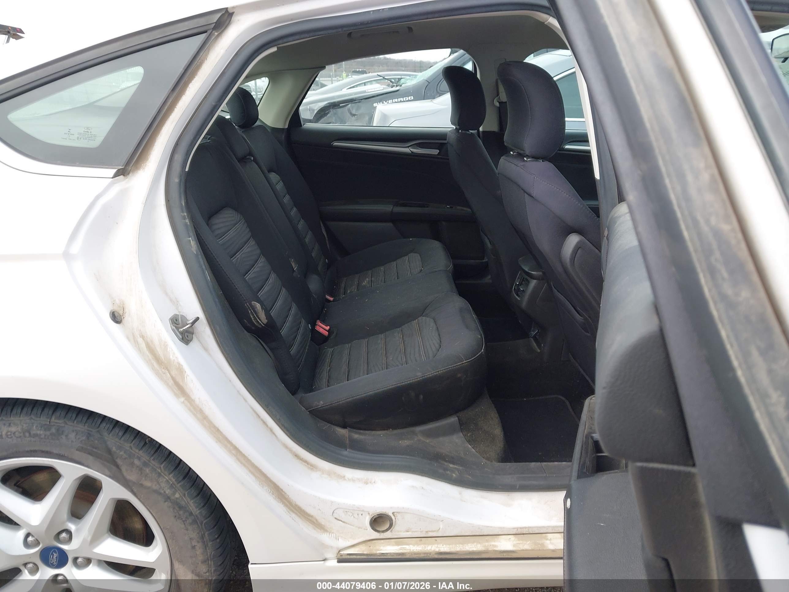 FORD FUSION image 8