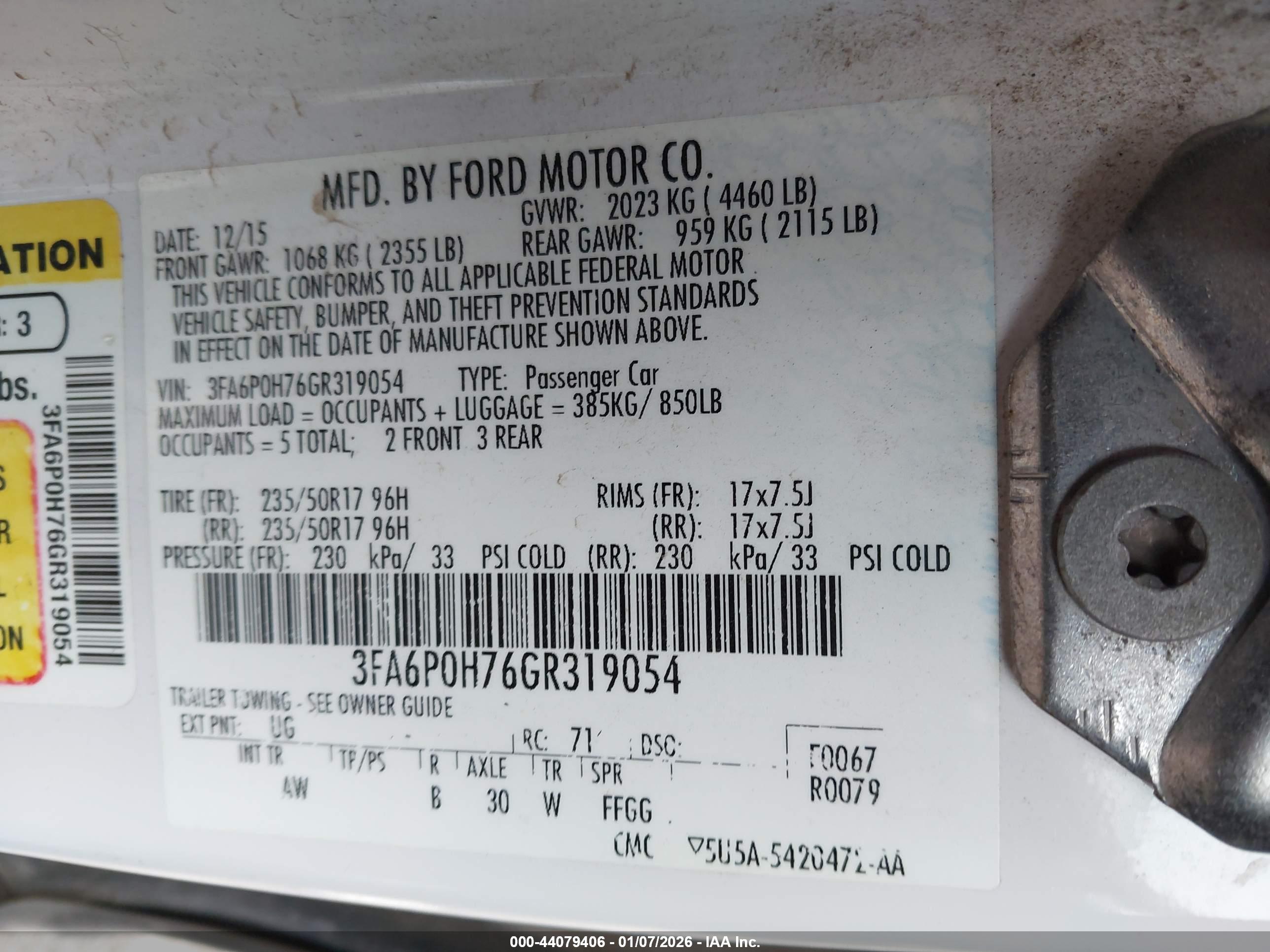 FORD FUSION image 9