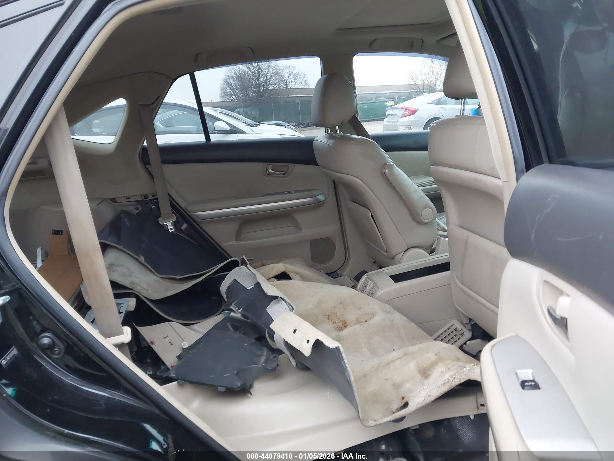 LEXUS RX image 8