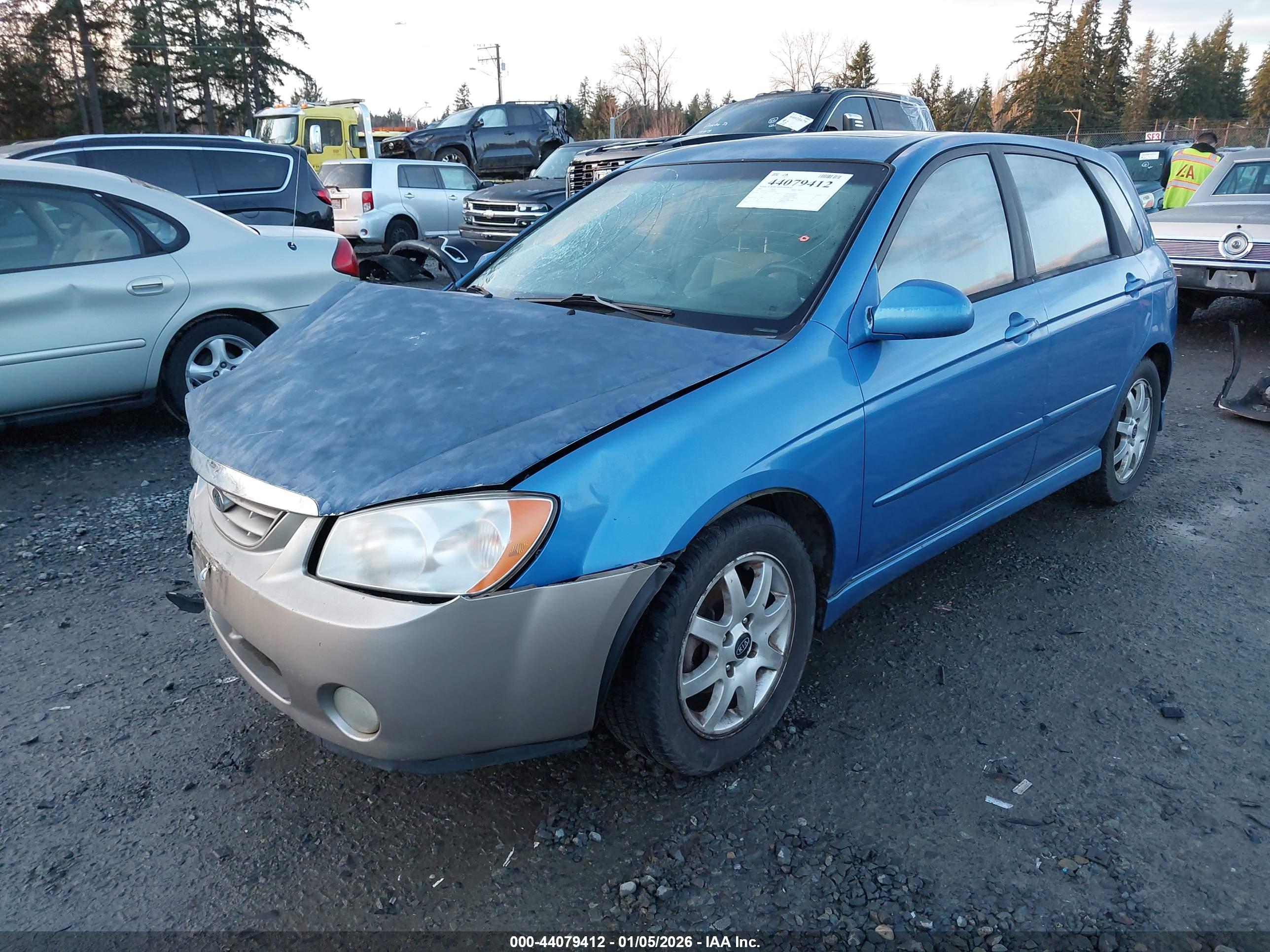 KIA SPECTRA5 image 2