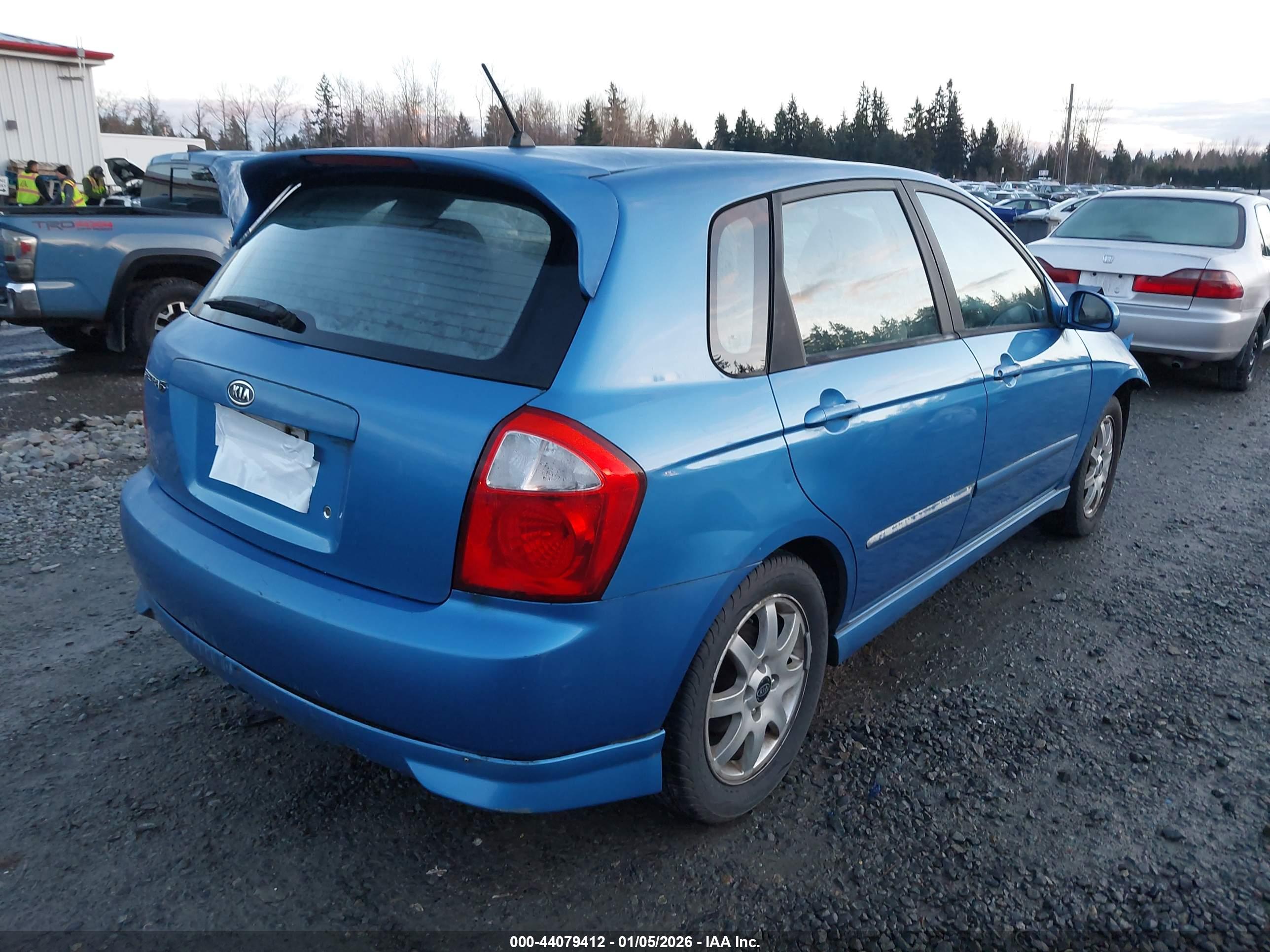 KIA SPECTRA5 image 4