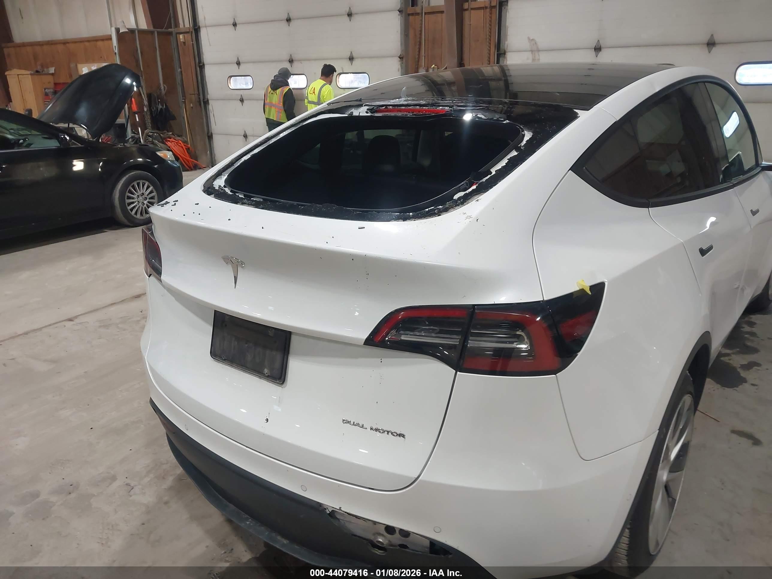 TESLA MODEL image 6