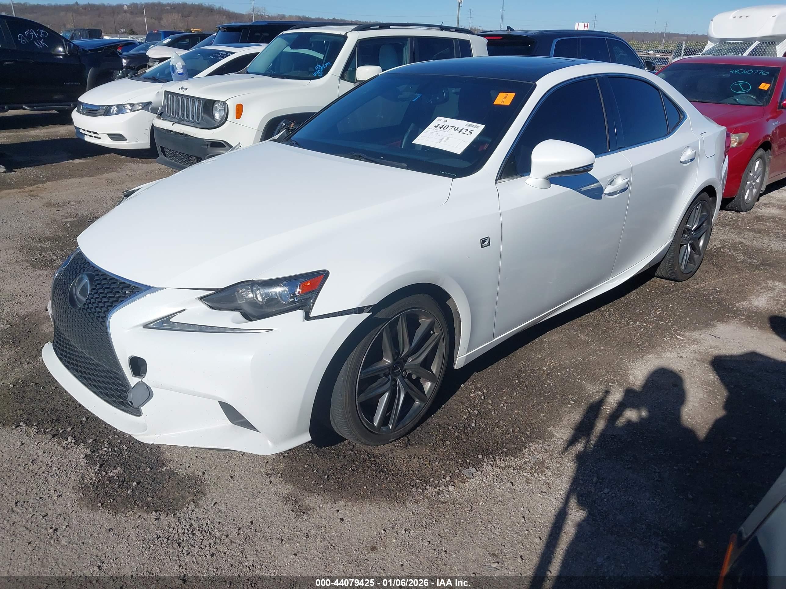 LEXUS IS image 2