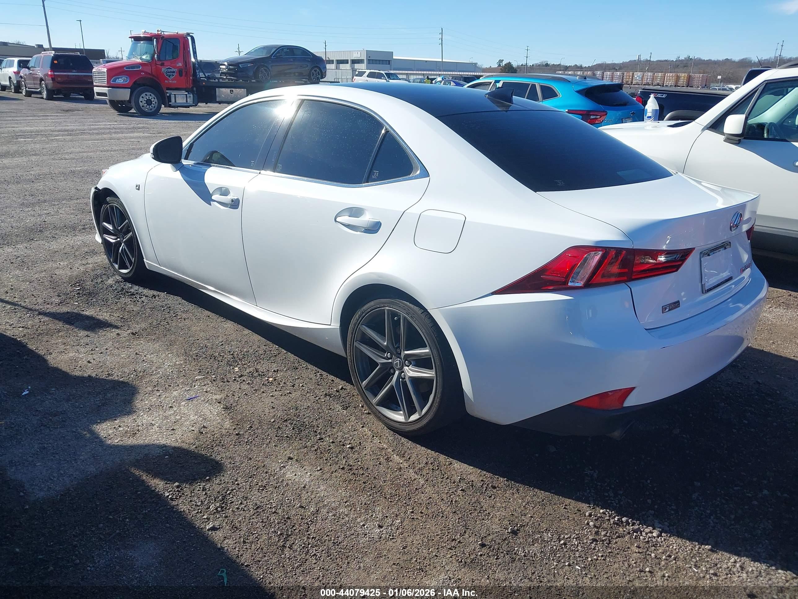 LEXUS IS image 3