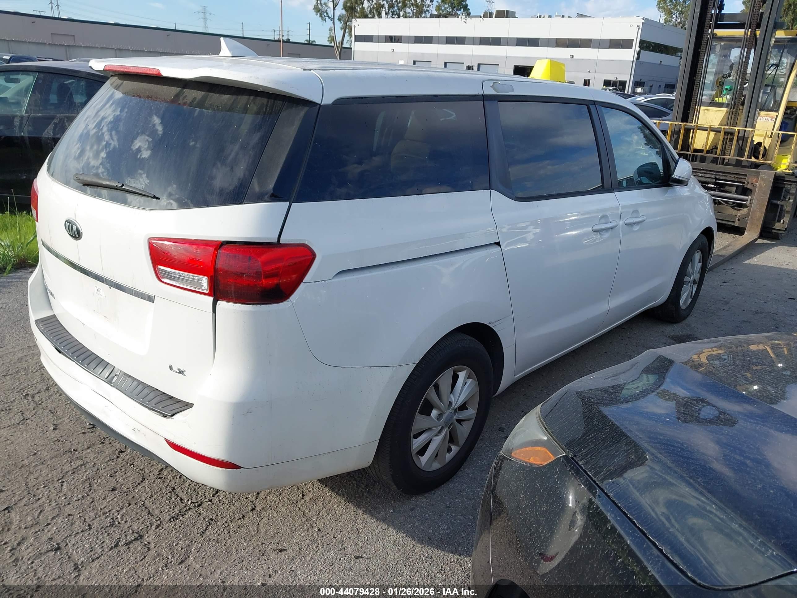KIA SEDONA image 4