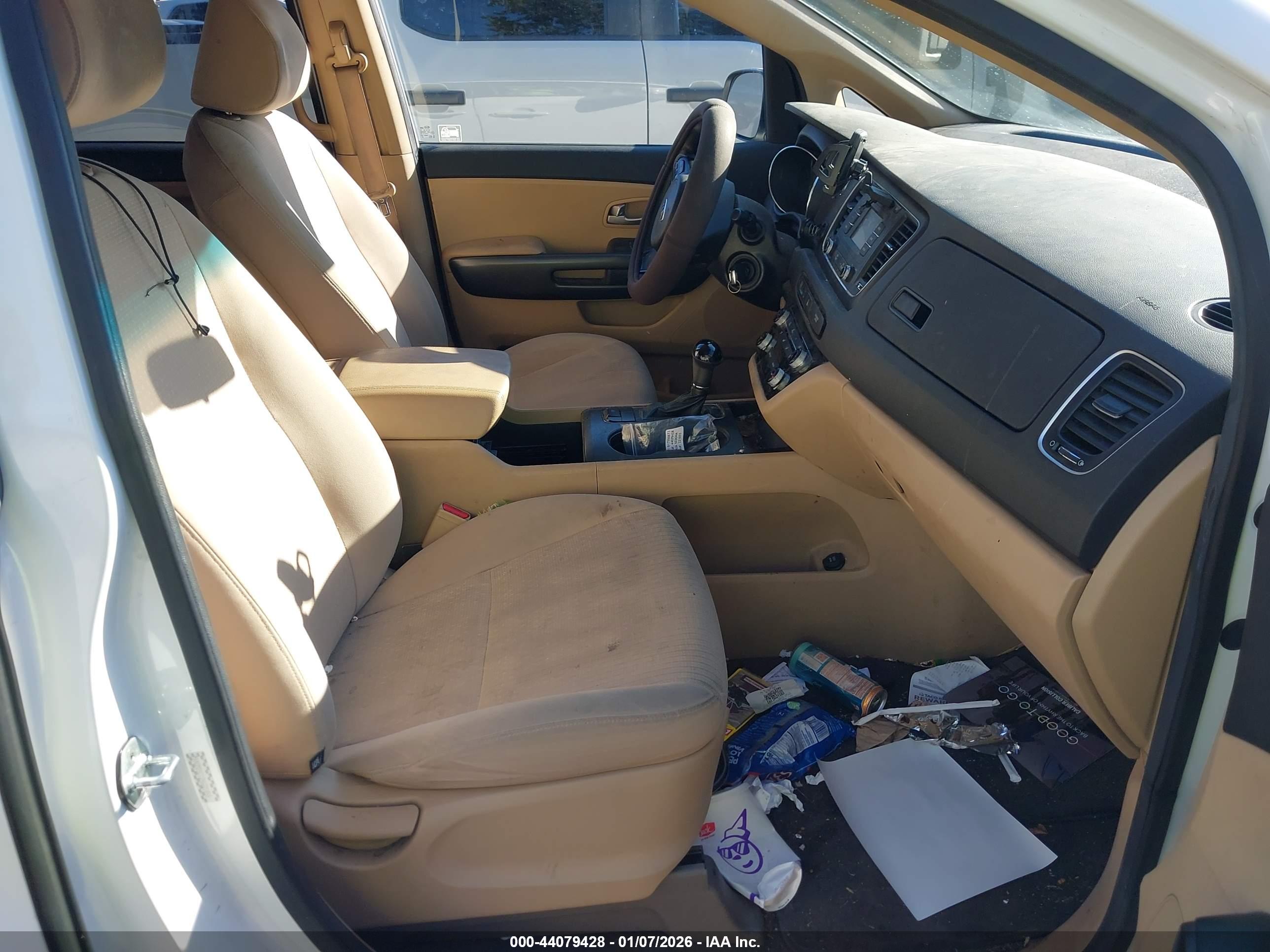 KIA SEDONA image 5