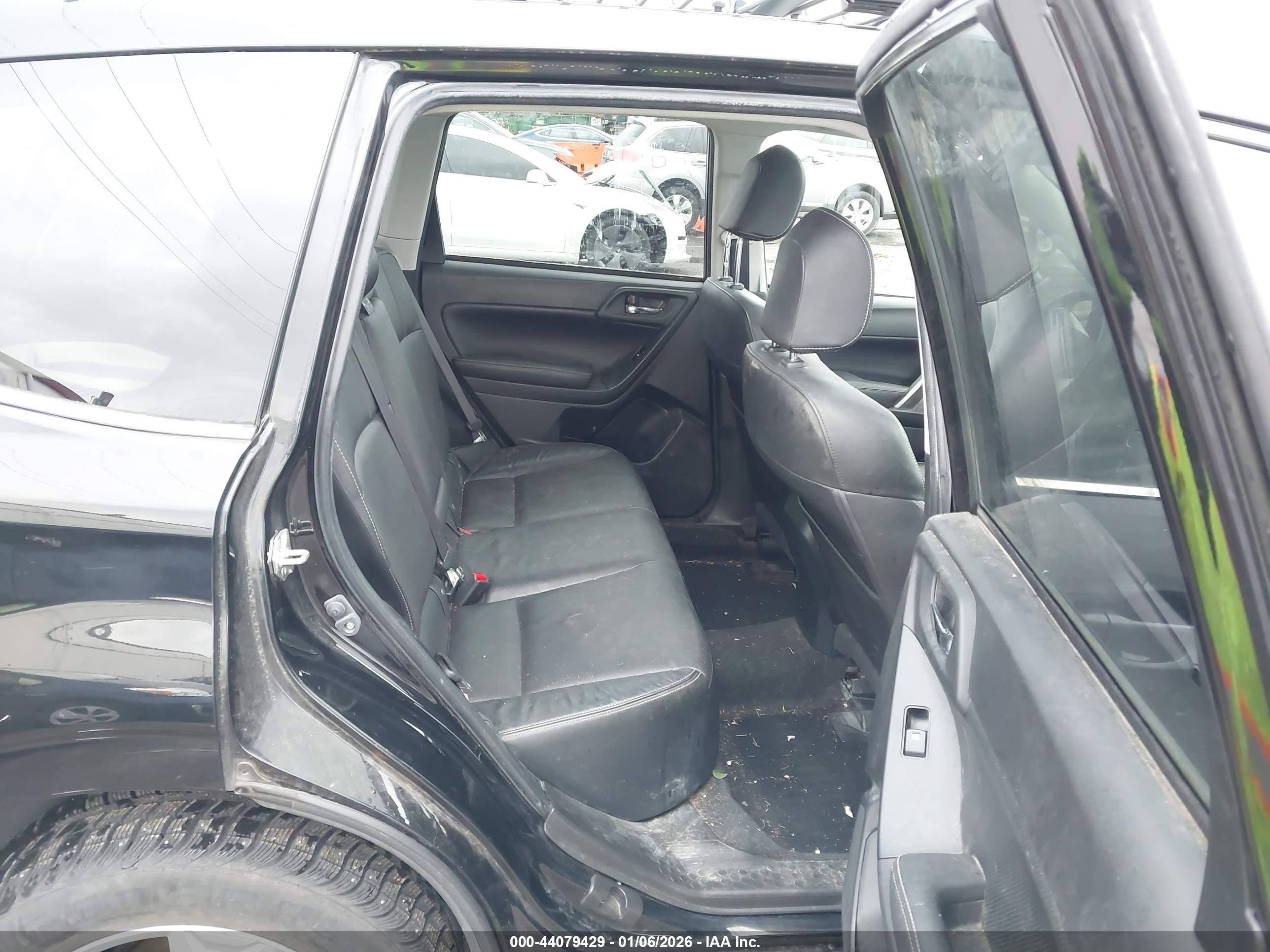 SUBARU FORESTER image 8