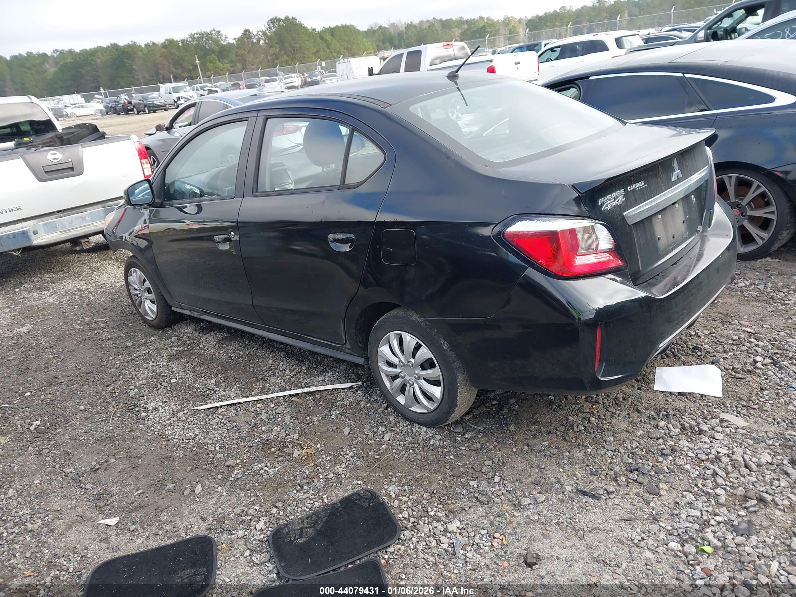 MITSUBISHI MIRAGE image 3