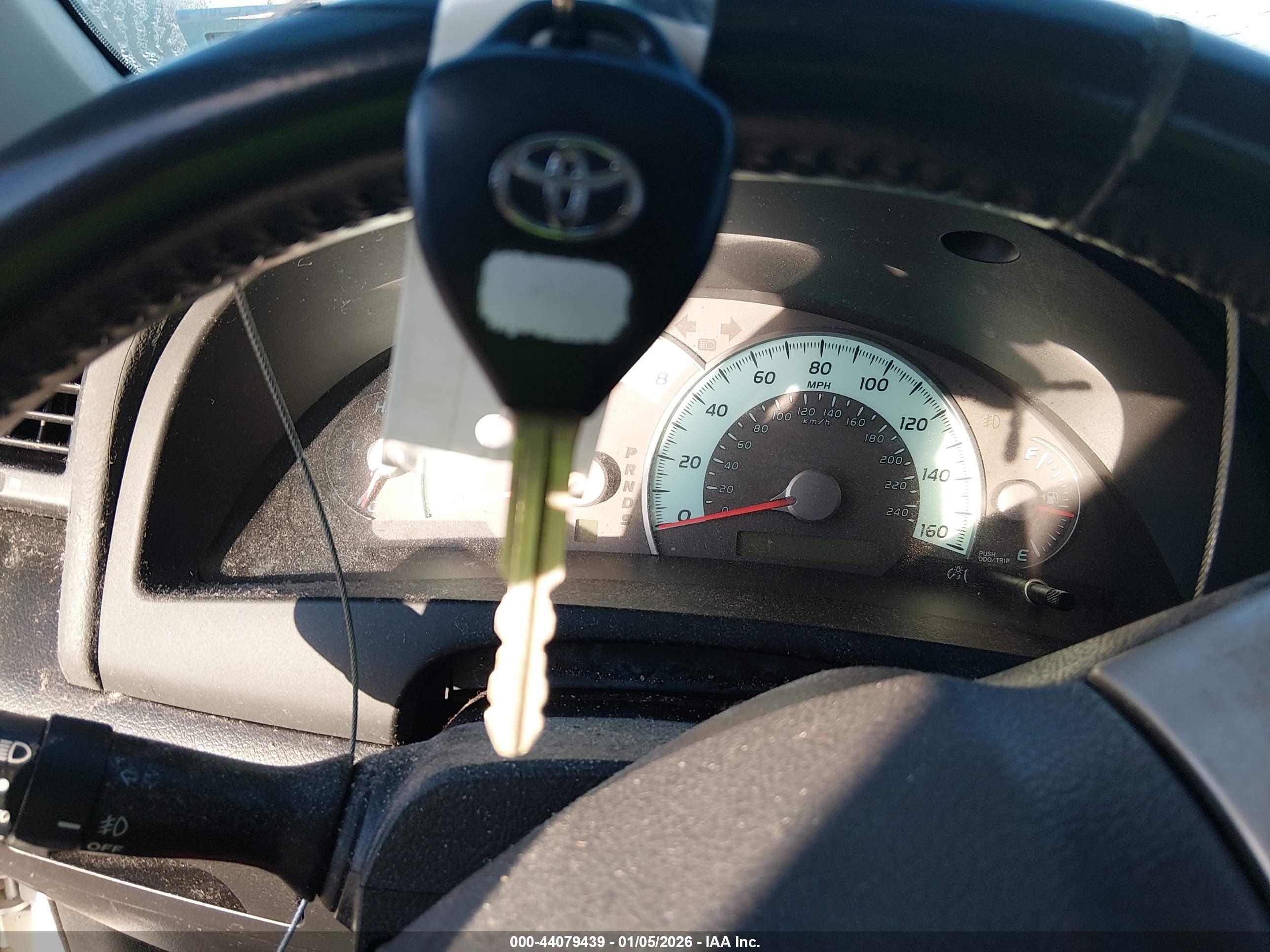 TOYOTA CAMRY image 11