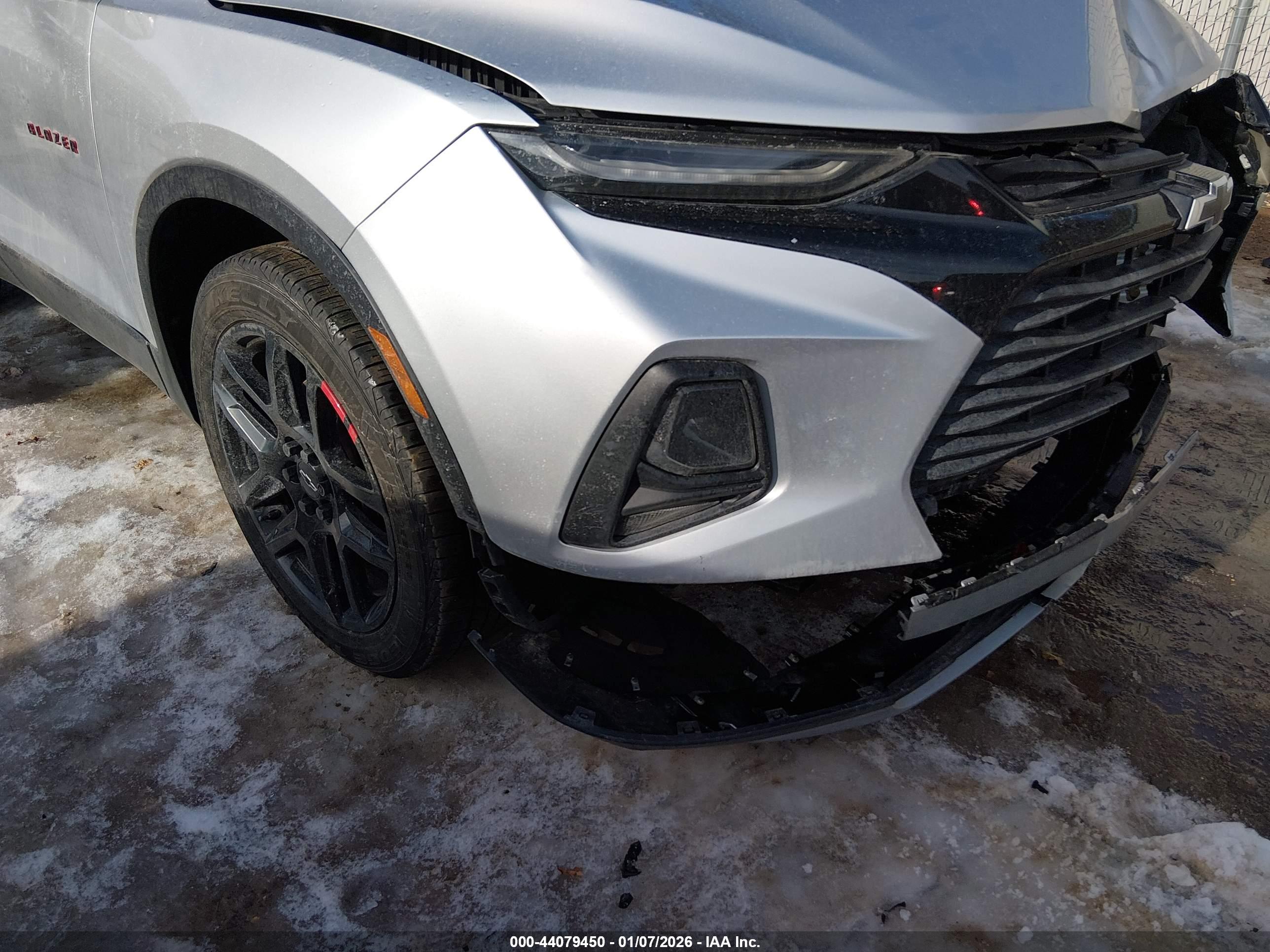 CHEVROLET BLAZER image 6