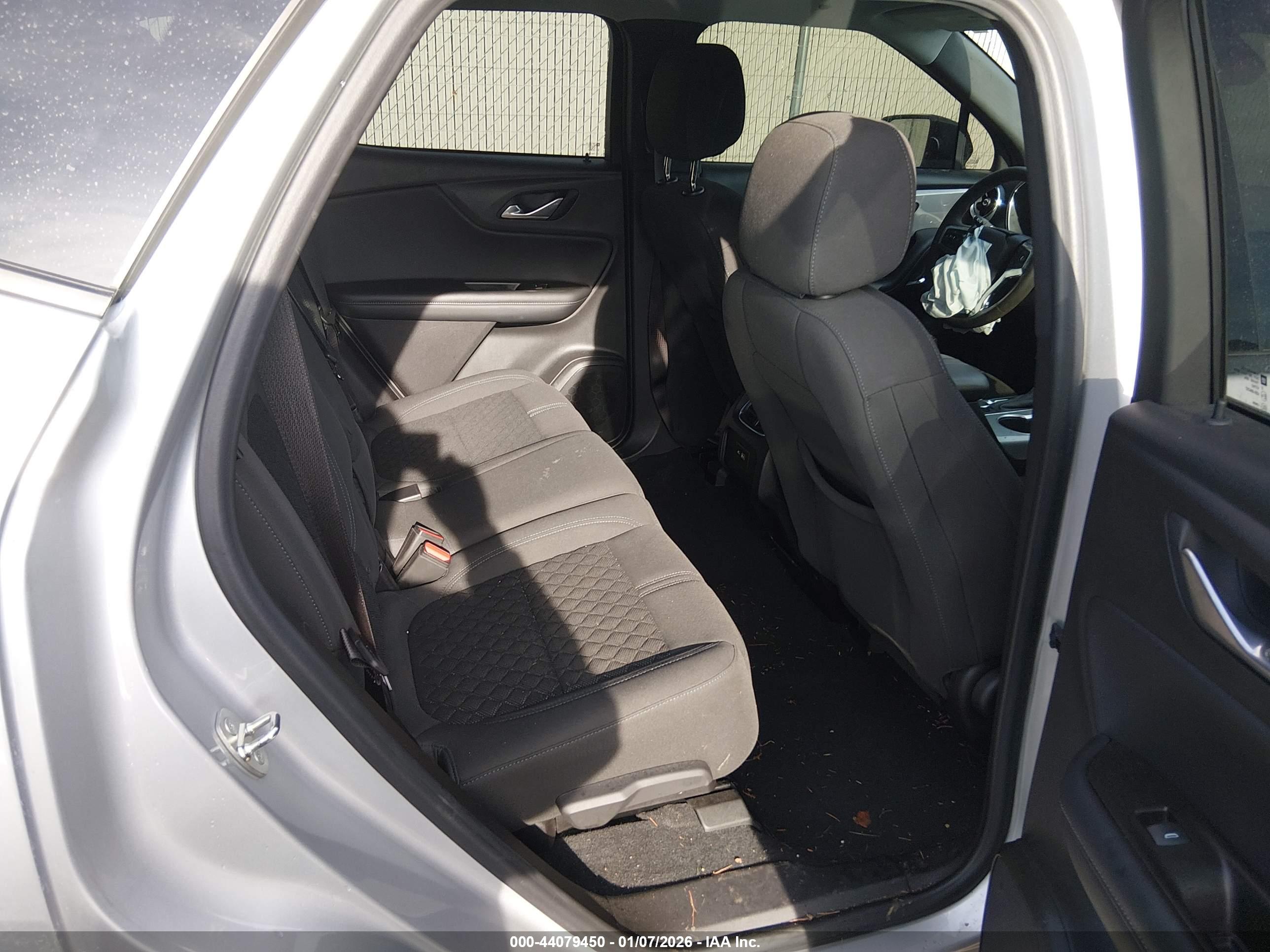 CHEVROLET BLAZER image 8