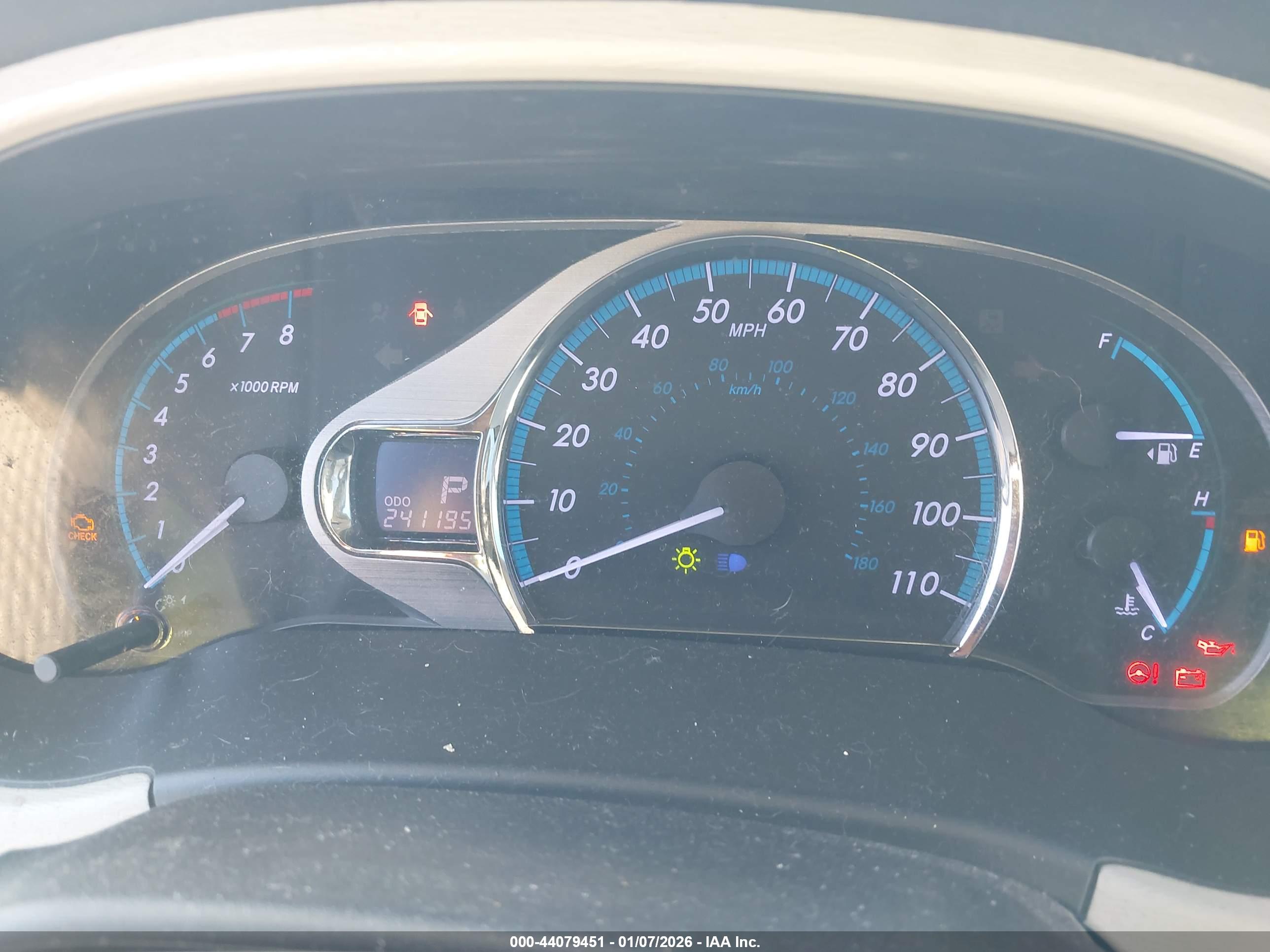 TOYOTA SIENNA image 7