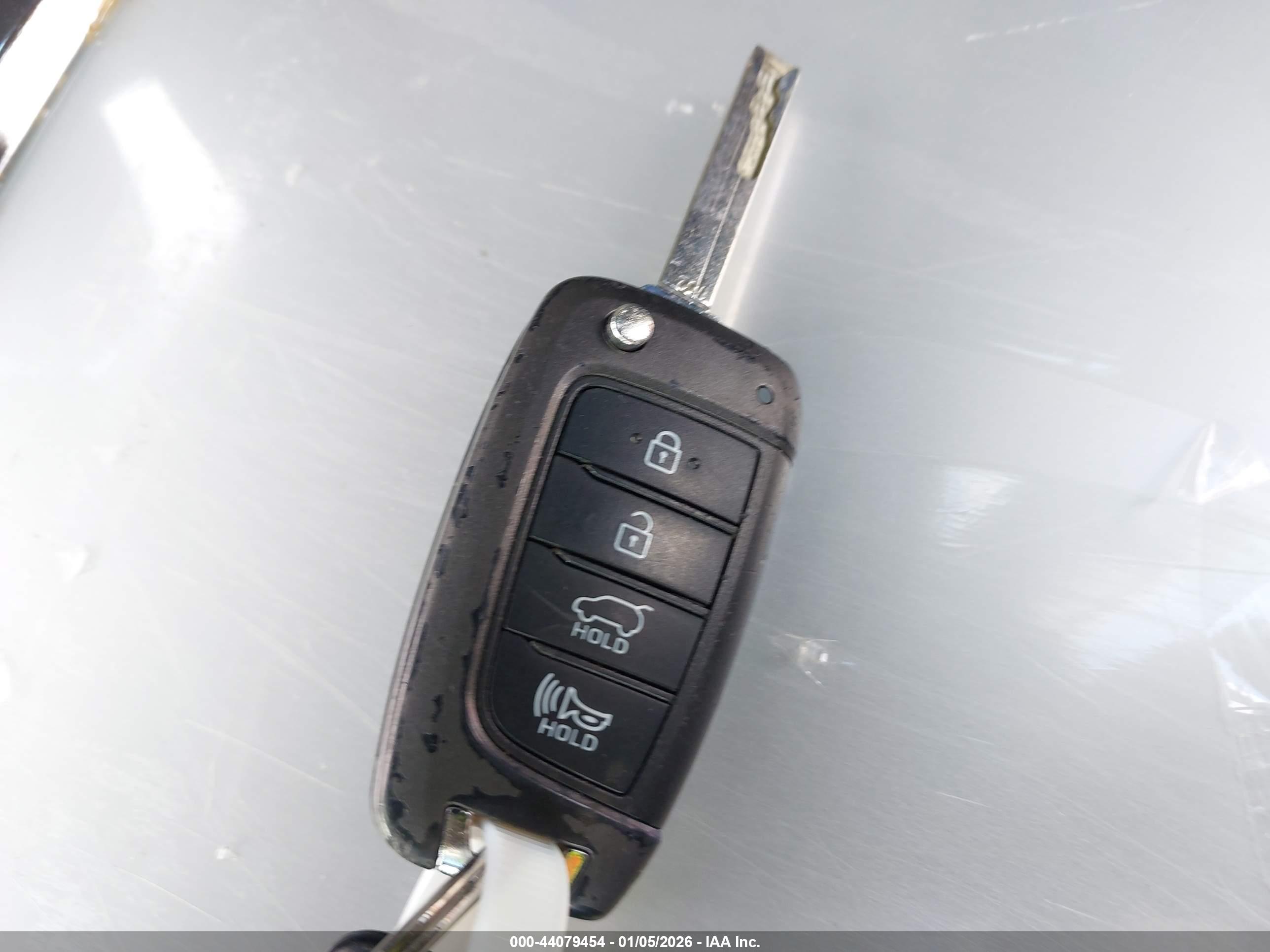 HYUNDAI KONA image 11