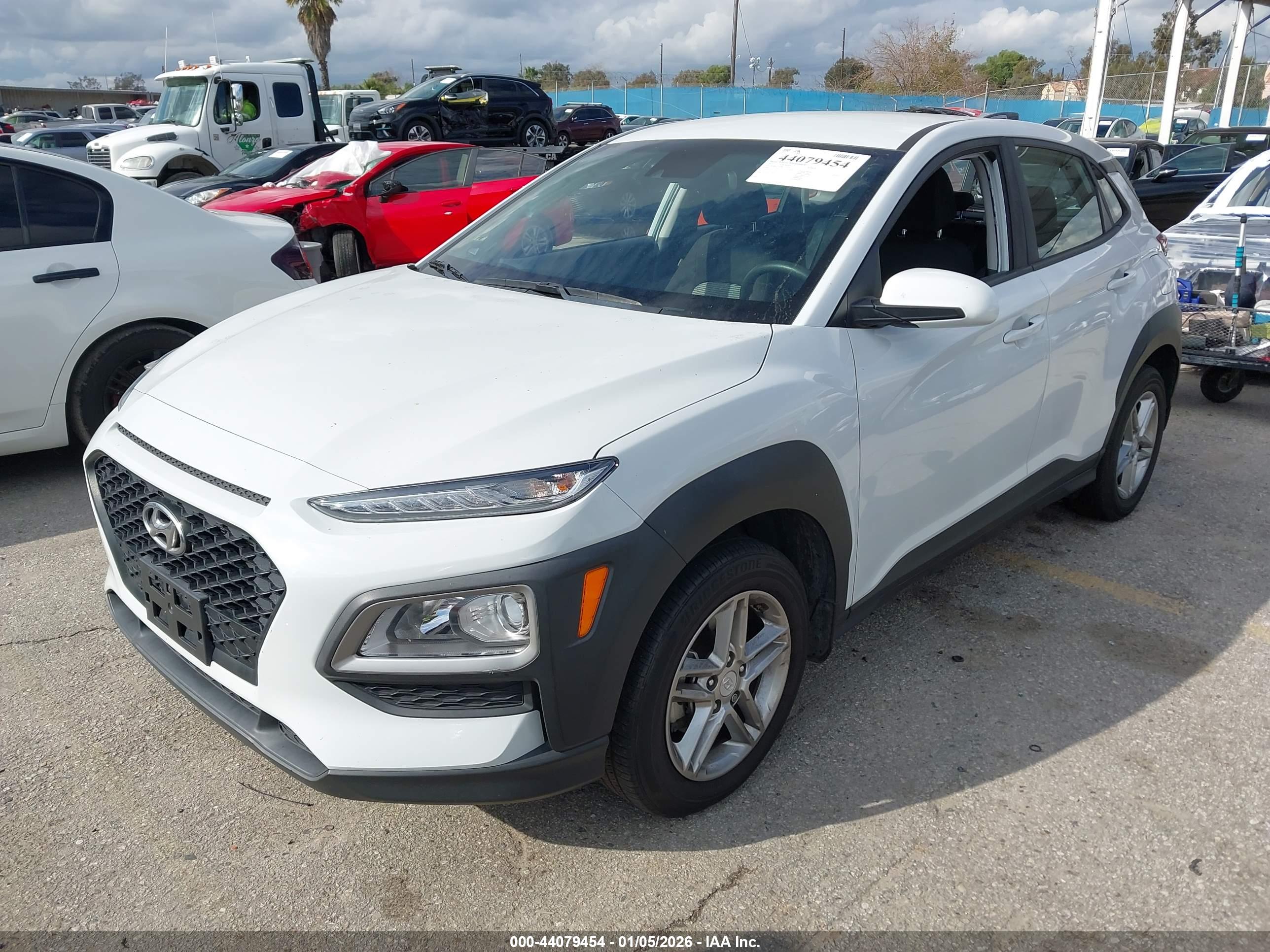 HYUNDAI KONA image 2